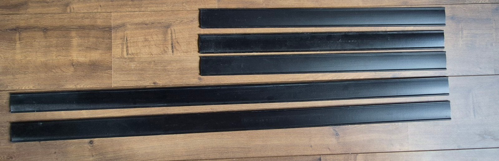 Zwarte plinten, diverse lengtes 6,5 cm hoog, Ophalen, 100 tot 150 cm