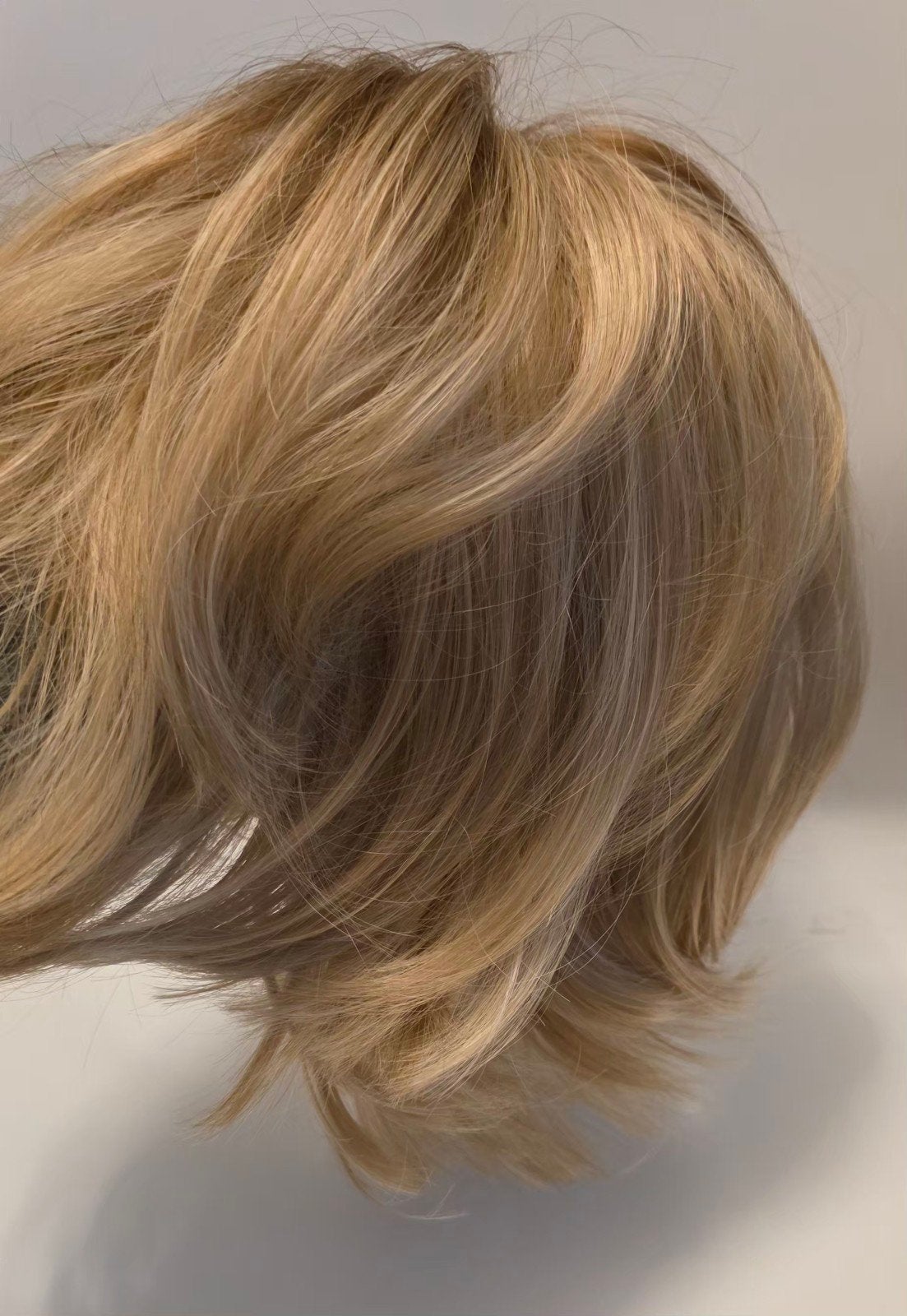 Blonde gelaagde pruik Lace front monofilament, Ophalen of Verzenden, Zo goed als nieuw, Pruik of Haarverlenging