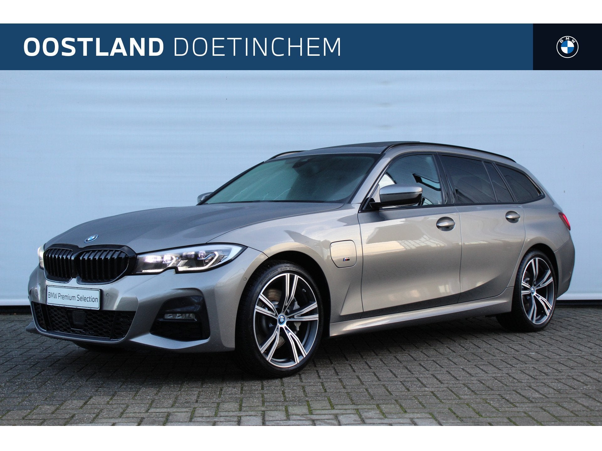 BMW 3 Serie Touring 330e High Executive M Sport Automaat / P, Auto's, BMW, Automaat, 1998 cc, Achterwielaandrijving, Gebruikt