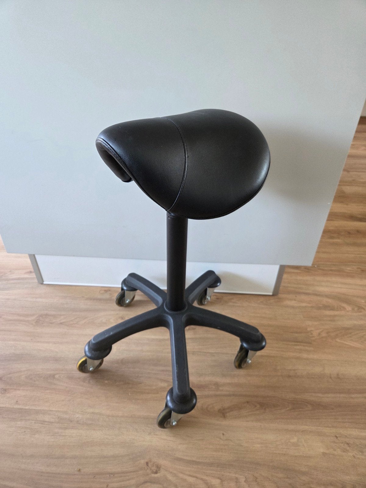 Sibel Zadelkruk op wielen - Ergonomische Werkstoel, Ophalen, Kunststof, Gebruikt, Zwart