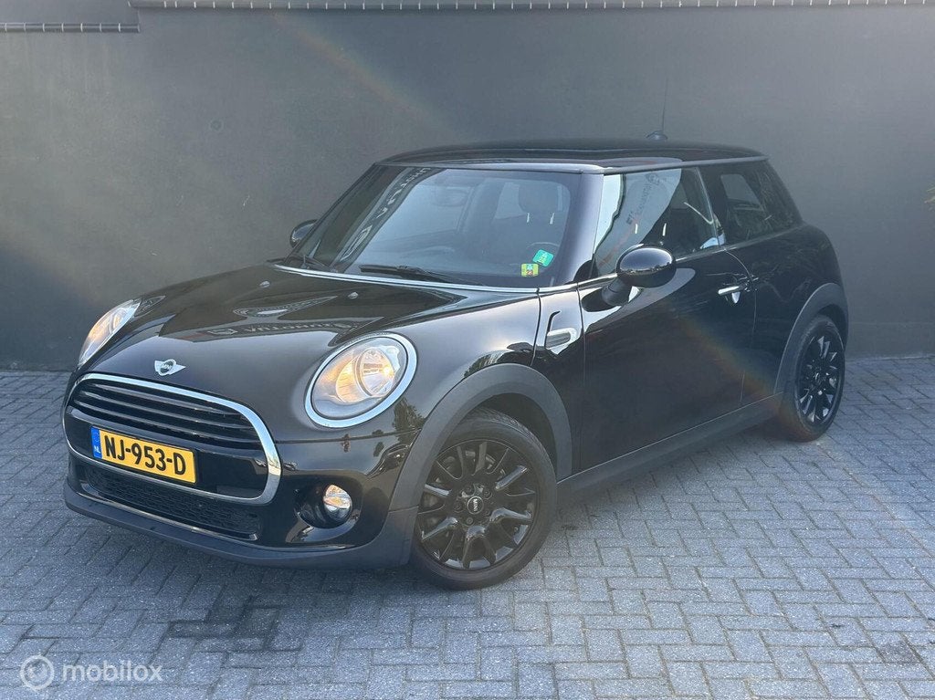MINI Cooper 3-Deurs| Navi | Cruise | Airco | Set Zomerbanden, Auto's, Voorwielaandrijving, 136 pk, Gebruikt, Euro 6