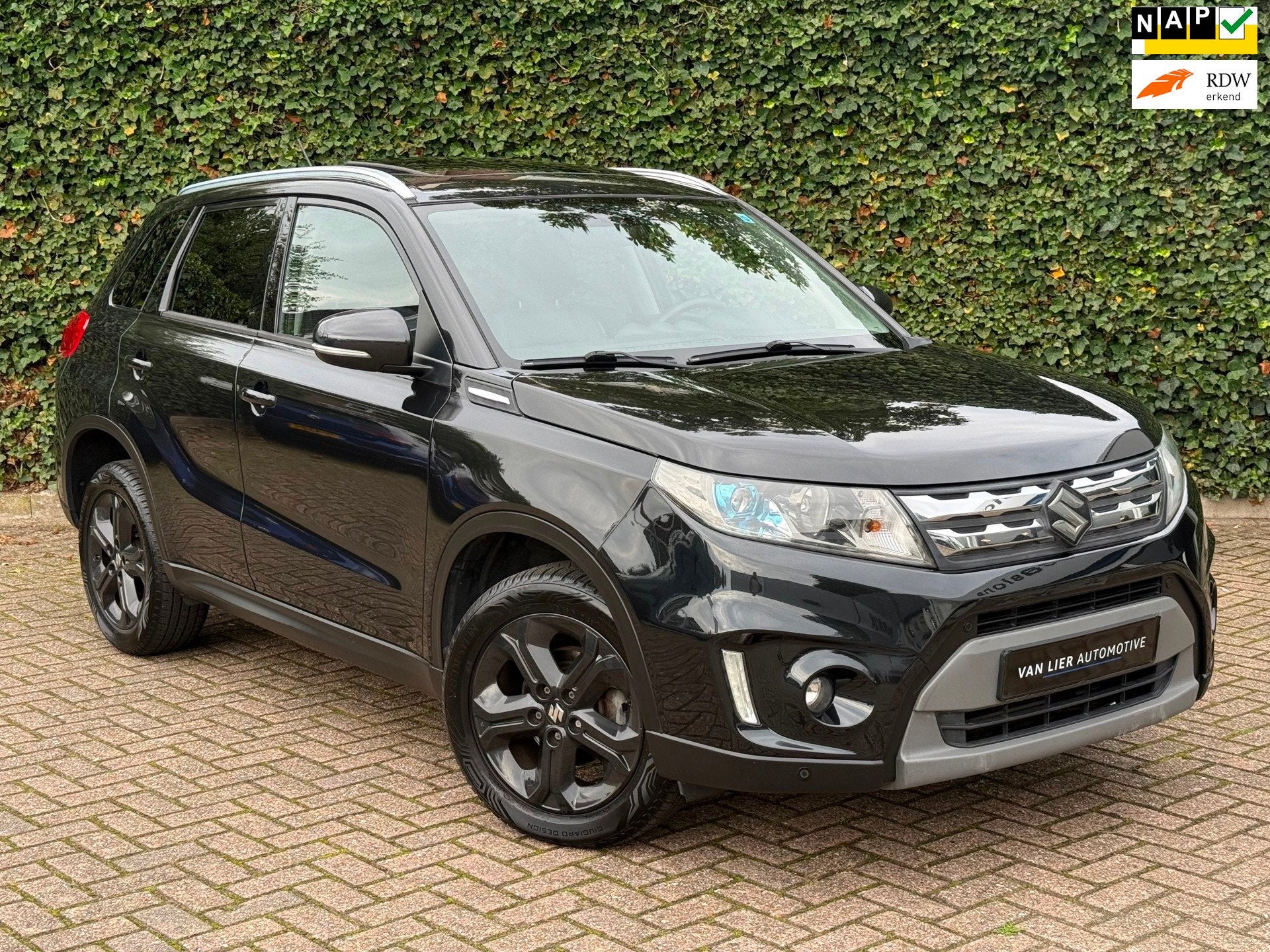 Suzuki Vitara 1.6 High Executive | ACC | Pano | Camera | 1st, Auto's, Voorwielaandrijving, Dealer onderhouden, 4 cilinders, 400 kg