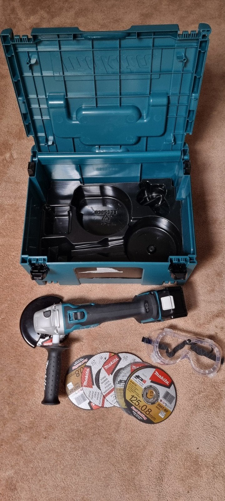 Makita DGA506 Haakse Slijper met 5.0Ah accu's en Makpac, Ophalen of Verzenden, Zo goed als nieuw, 1000 watt of meer, Haakse handslijpmachine