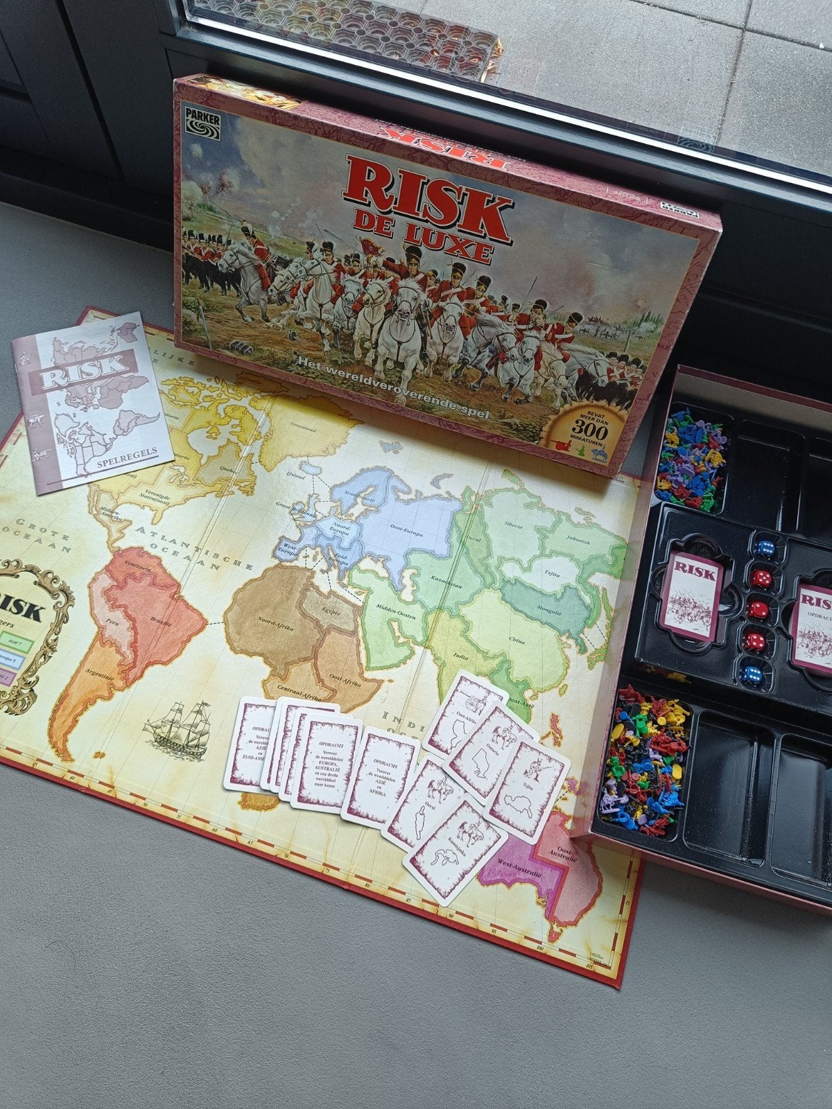 Risk de Luxe bordspel - Strategisch Wereldveroveringsspel, Vijf spelers of meer, Ophalen of Verzenden, Gebruikt