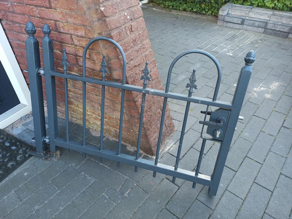 Tuinhek poort en deel hek, Ophalen, Gebruikt, IJzer, Tuinhek
