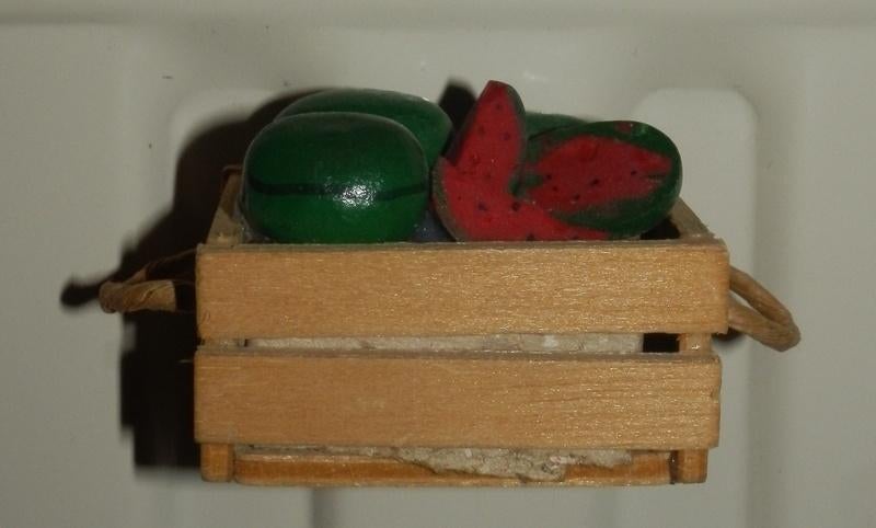 m28 koelkastmagneetje kistje meloenen, Ophalen of Verzenden, Zo goed als nieuw