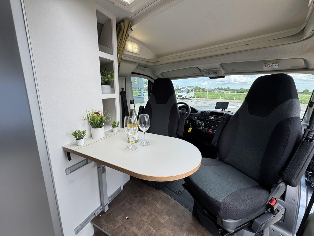 Pössl P2 Relax 2x Airco Enkele bedden Unieke Indeli, Caravans en Kamperen, Campers, Koelkast, Pössl, 6 tot 7 meter, Bedrijf
