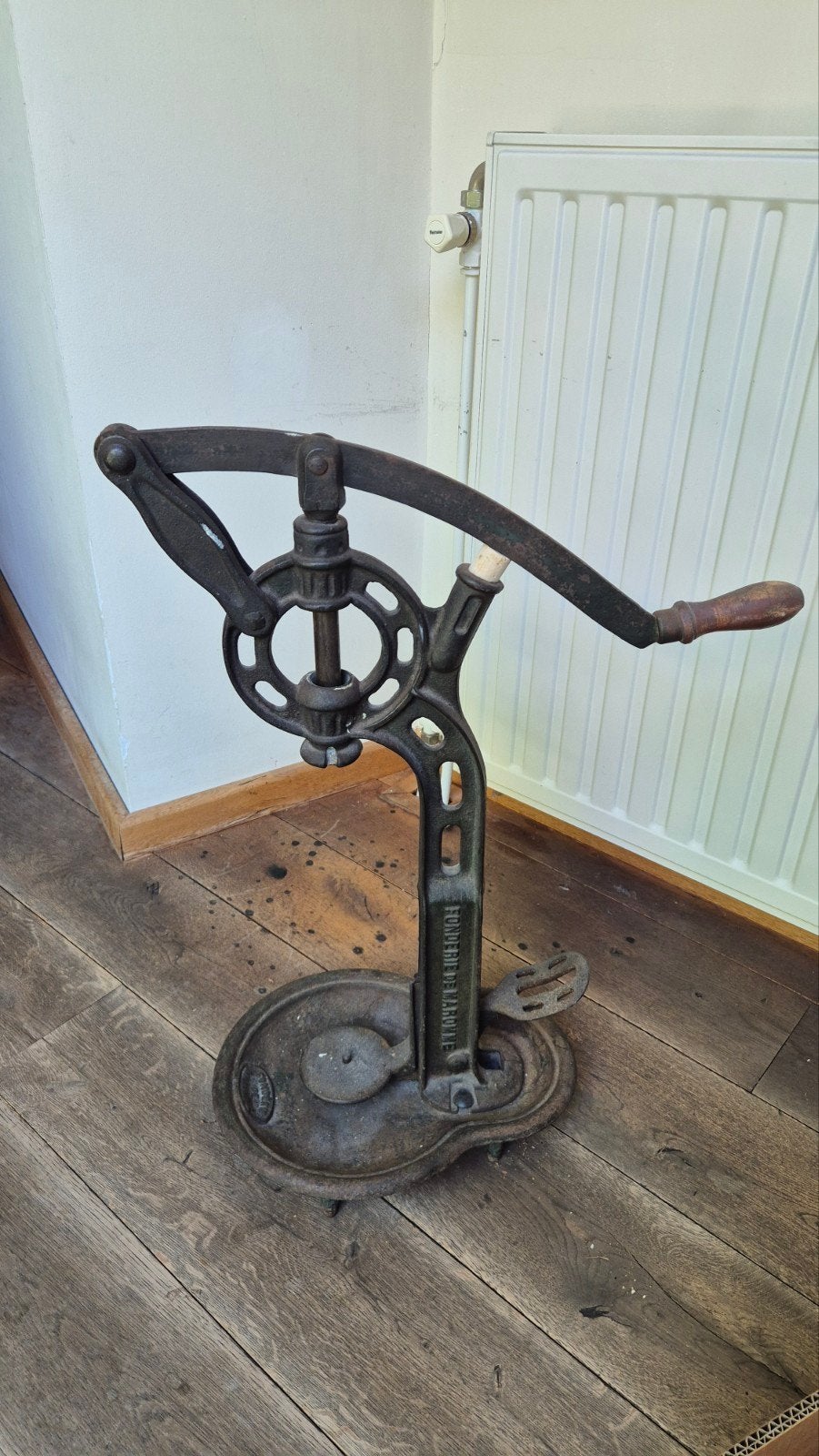 Antieke Fonderie de Maromme kurkapparaat, Ophalen
