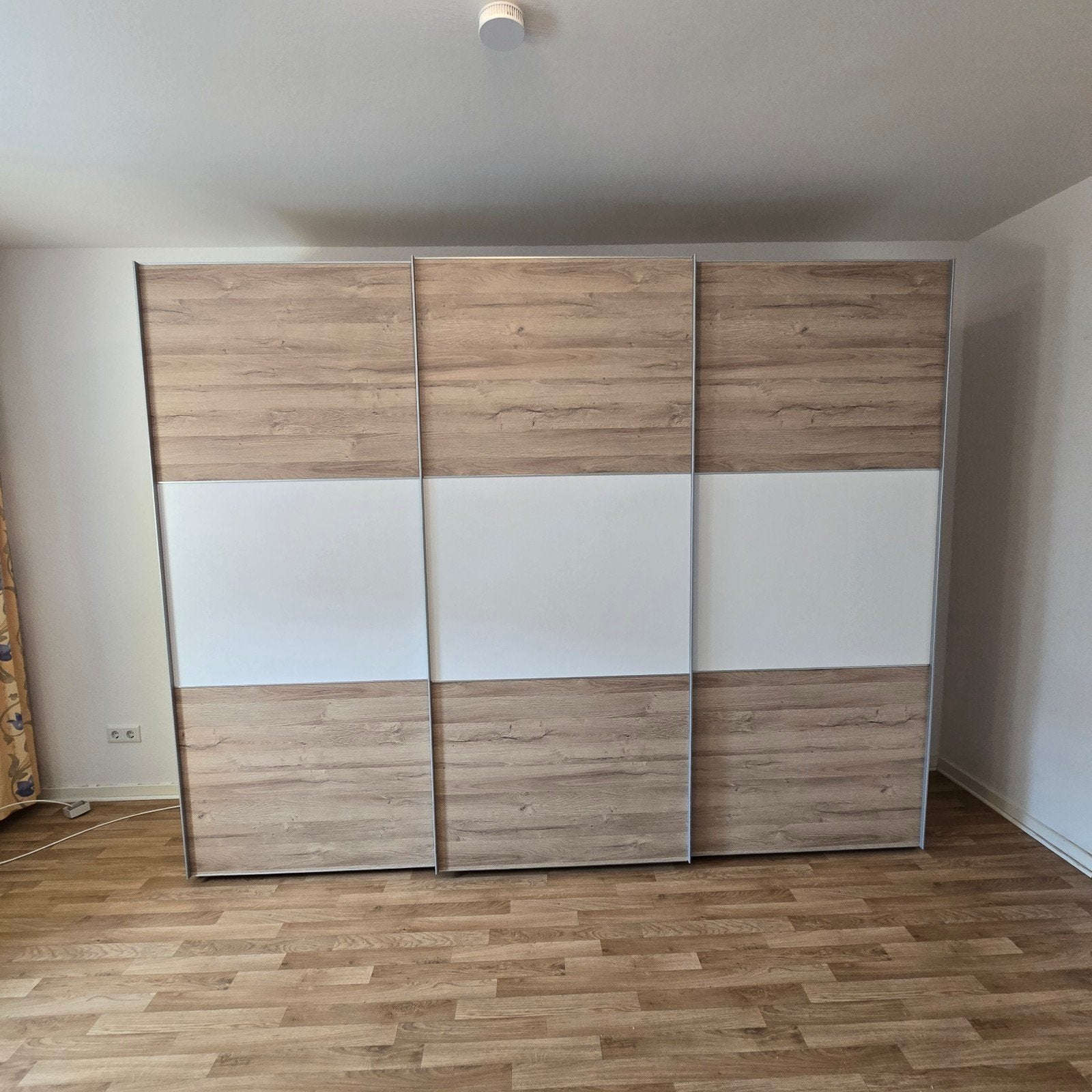 Kledingkast 3 schuifdeuren 280 cm, Ophalen, Zo goed als nieuw