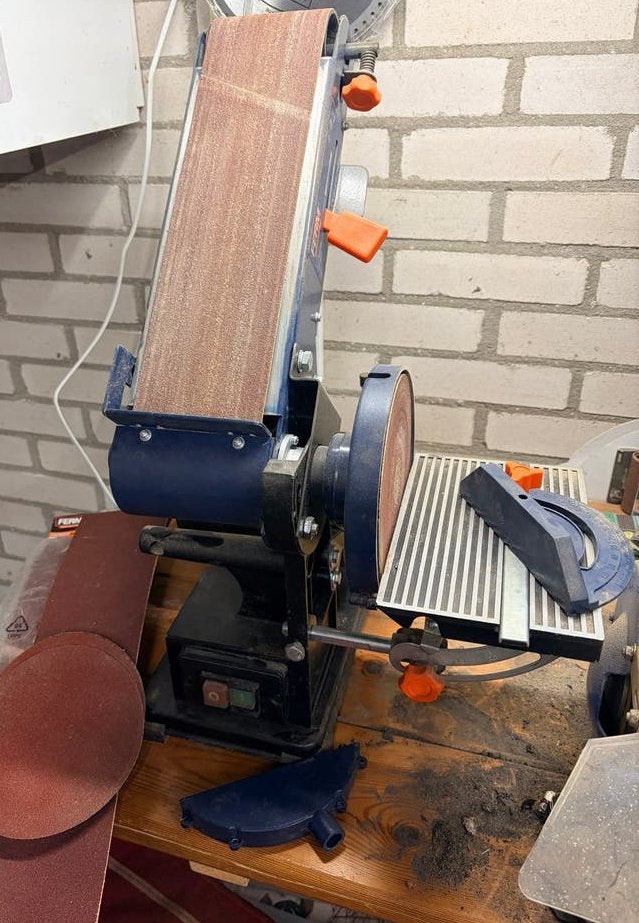 FERM BGM1003 Bandschuurmachine met schuurbanden, Ophalen of Verzenden, Gebruikt, Minder dan 600 watt, Bandschuurmachine