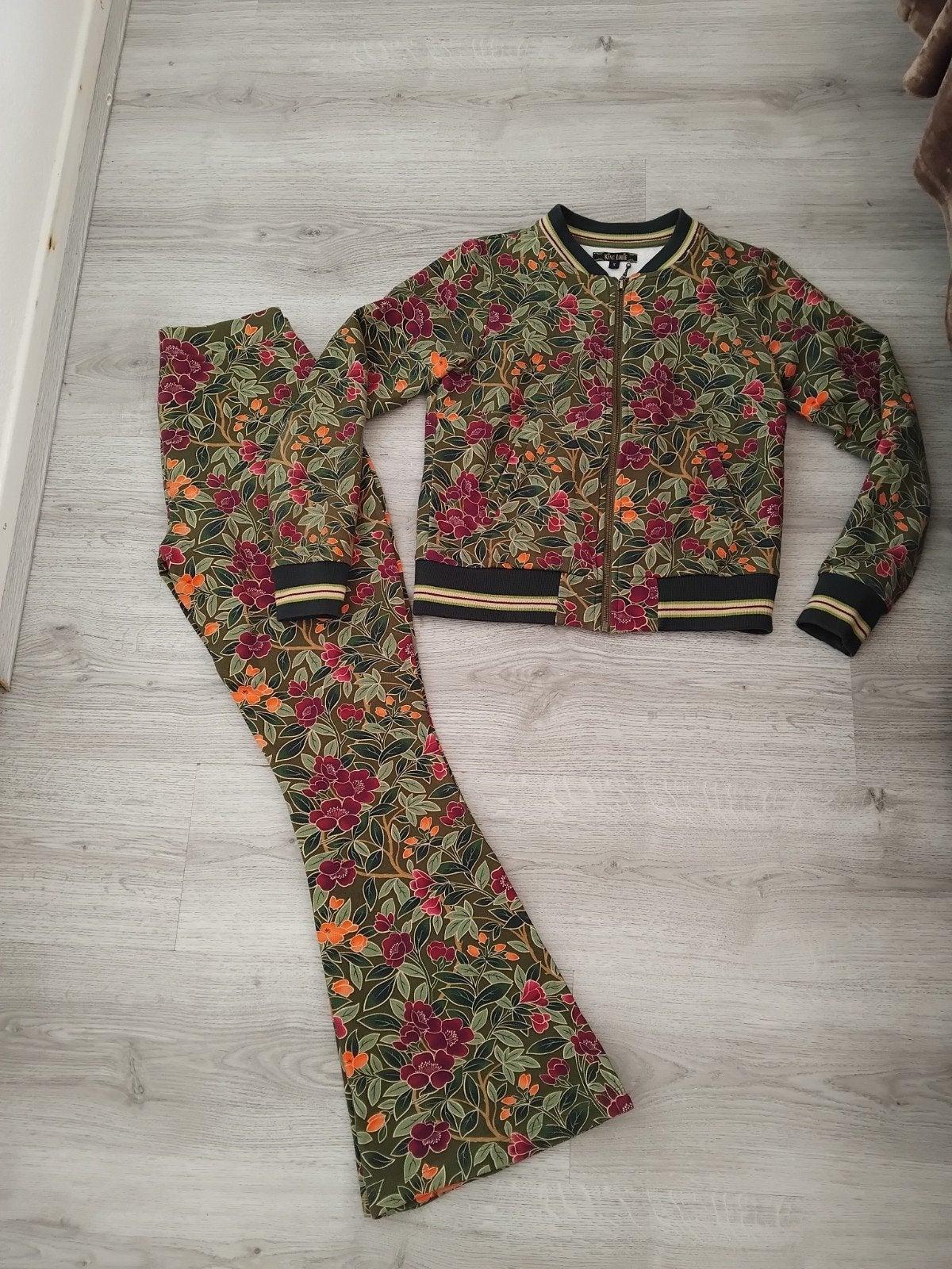 King Louie Bloemenprint Trainingspak Maat S, Meerkleurig, Ophalen of Verzenden, Zo goed als nieuw, King Louie