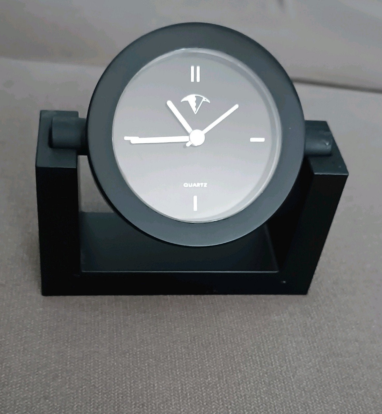 Tafelklok / Bureauklok – Zwart (Quartz), Ophalen of Verzenden, Zo goed als nieuw, Analoog, Tafelklok