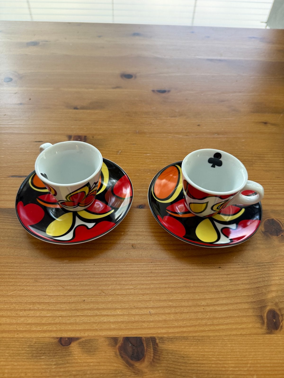 Holland Casino M. Rebel espressokopjes met schotels, Ophalen, Keramiek, Zo goed als nieuw, Overige stijlen
