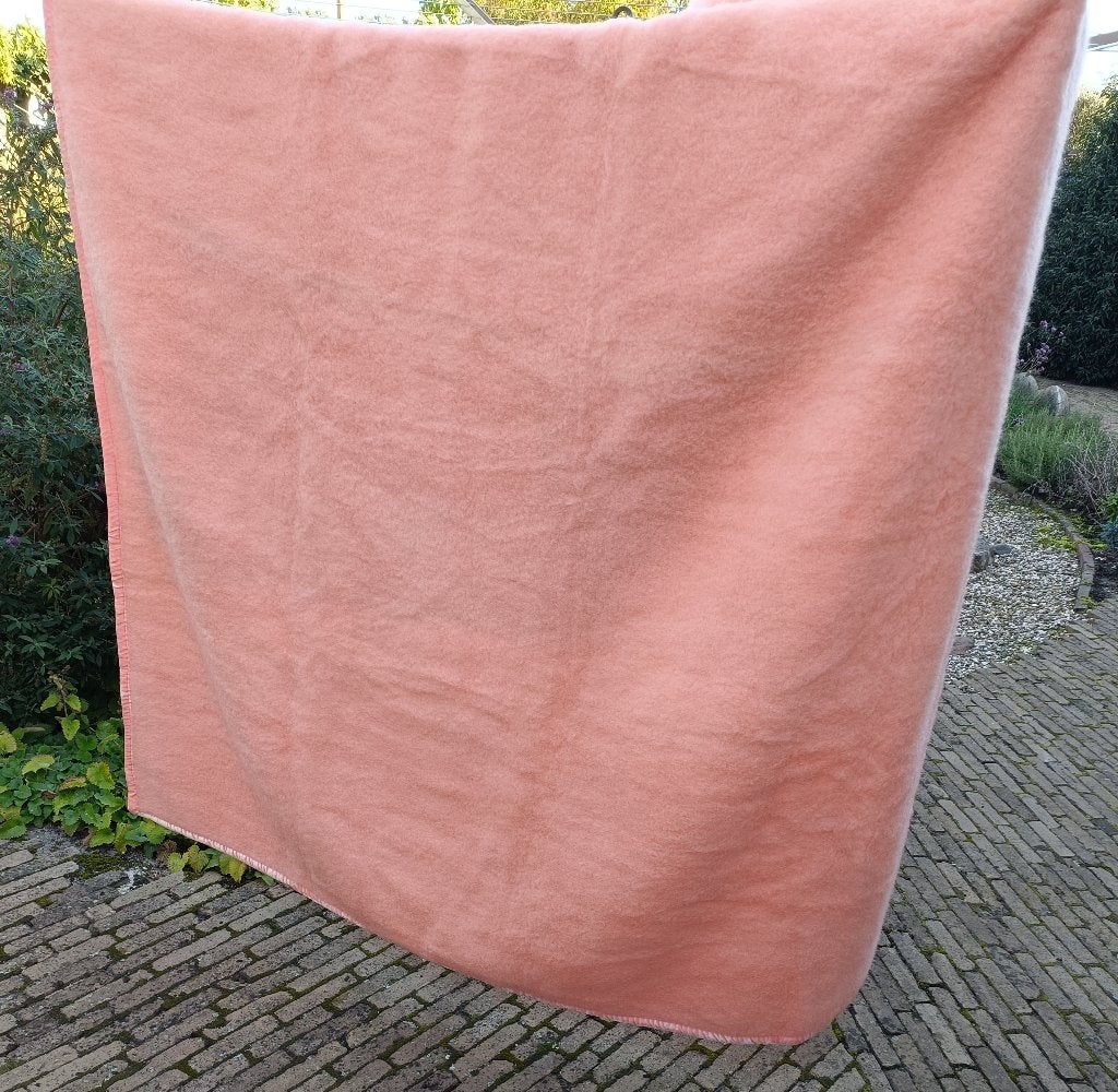 Vintage SOLE MIO roze wollen deken Motecht 2.50 x 2.25 (GK3), Gebruikt, Lits-jumeaux, Ophalen of Verzenden, Deken of Dekbed