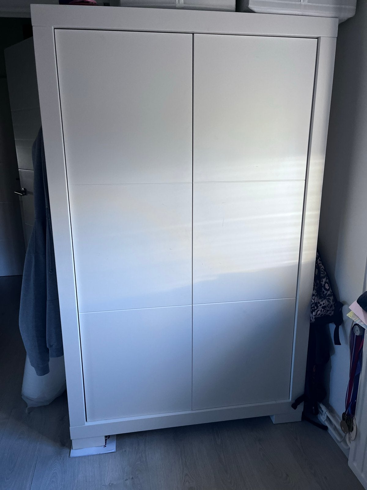 Witte kledingkast en commode, Ophalen, 50 tot 100 cm, Zo goed als nieuw, Met lade(s)