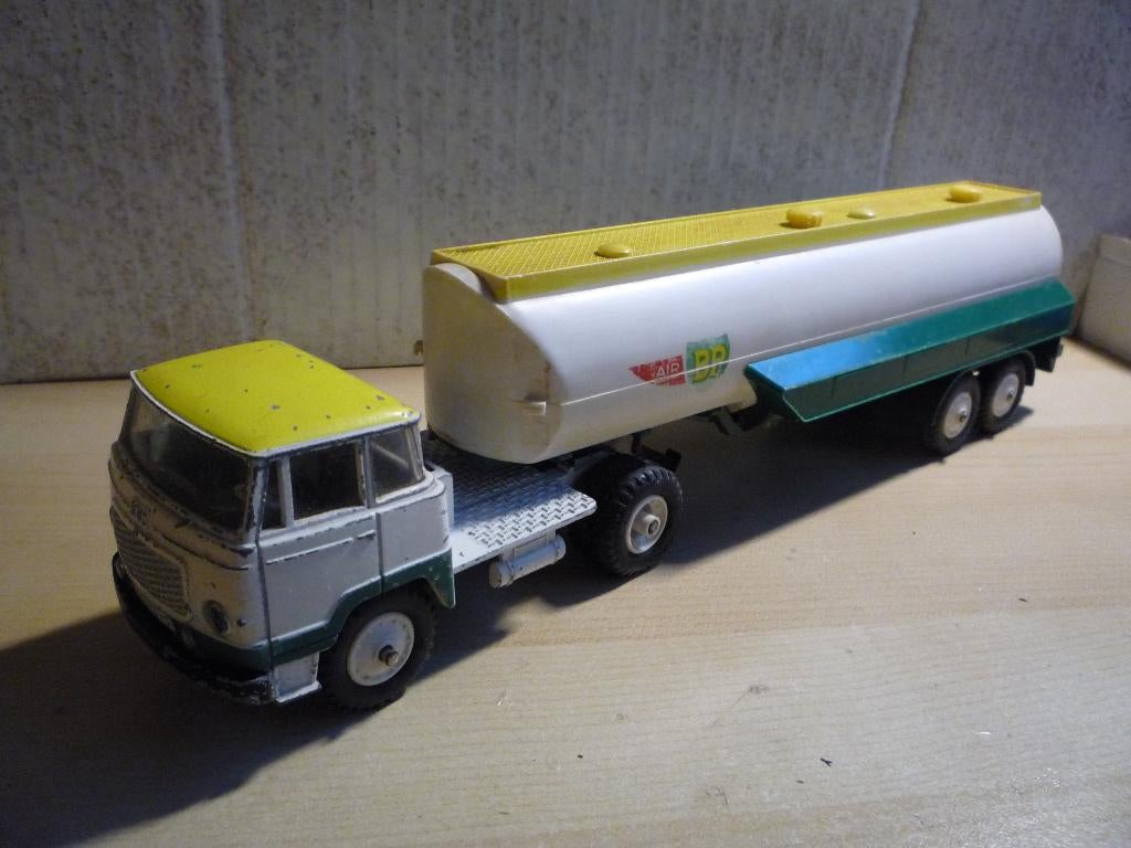 Unic Esterel Tracteur + Air BP Tank trailer Dinky Supertoys, Ophalen of Verzenden, Gebruikt, Bus of Vrachtwagen, Dinky Toys