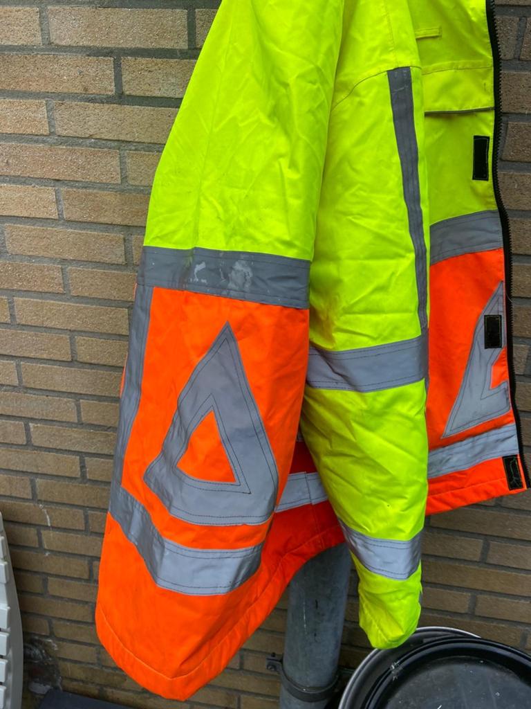 Verkeersregelaar uniform - Compleet en zichtbaar, Doe-het-zelf en Verbouw, Veiligheidskleding, Ophalen, Zo goed als nieuw