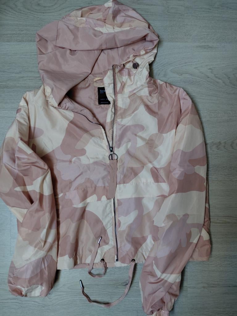 Bershka jasje met camouflage print maat M, Ophalen of Verzenden, Zo goed als nieuw, Maat 38/40 (M), Groen