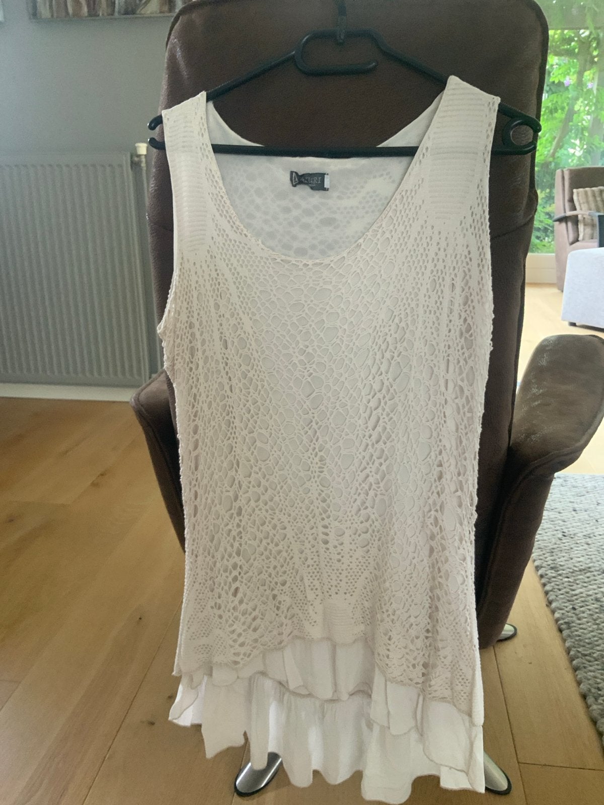Dames top ecru Azuri maat M met kant, Maat 38/40 (M), Beige, Ophalen of Verzenden, Zo goed als nieuw