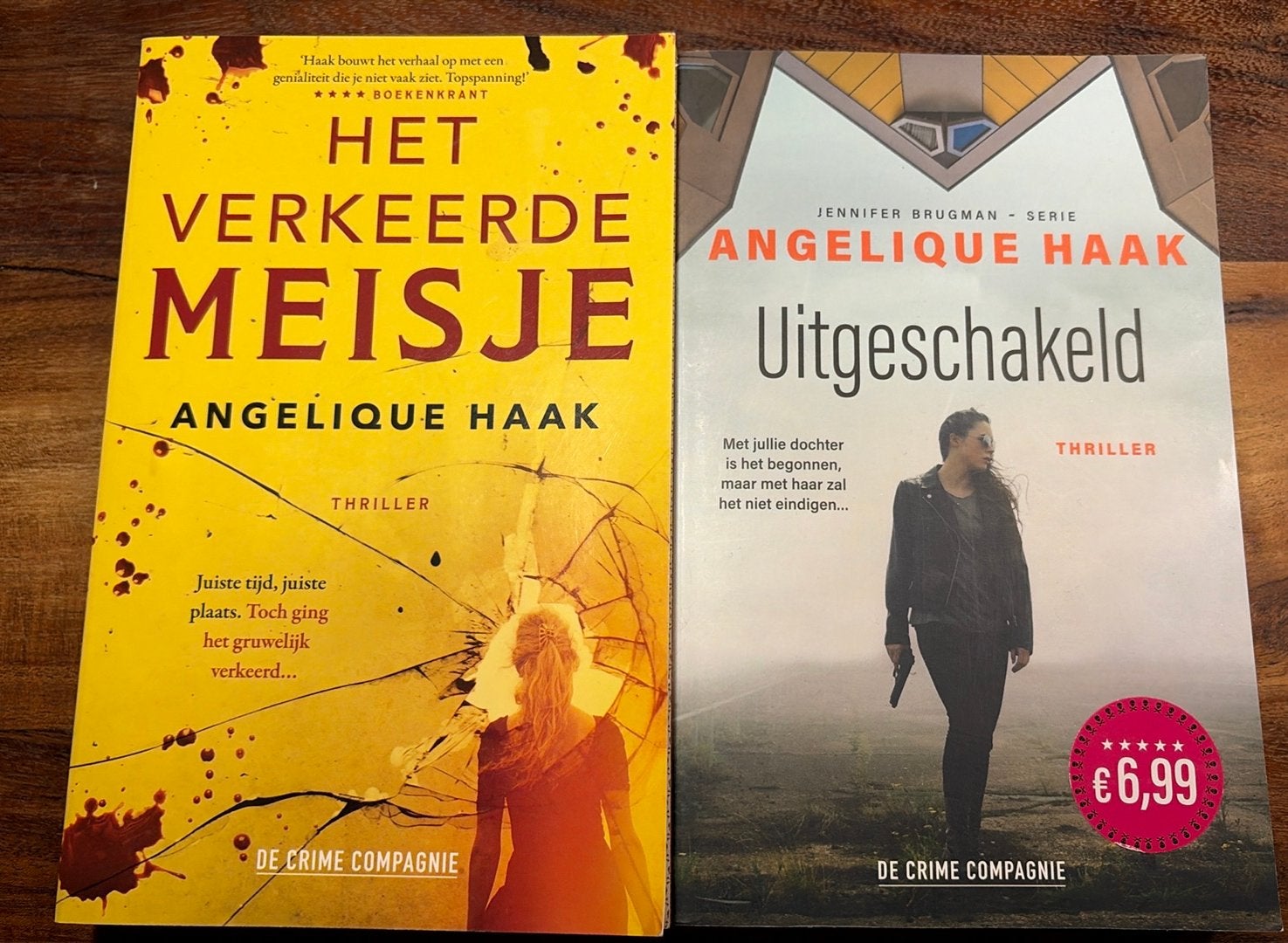 2x Angelique Haak - Het verkeerde meisje + Uitgeschakeld, Ophalen of Verzenden, Zo goed als nieuw, Angelique Haak