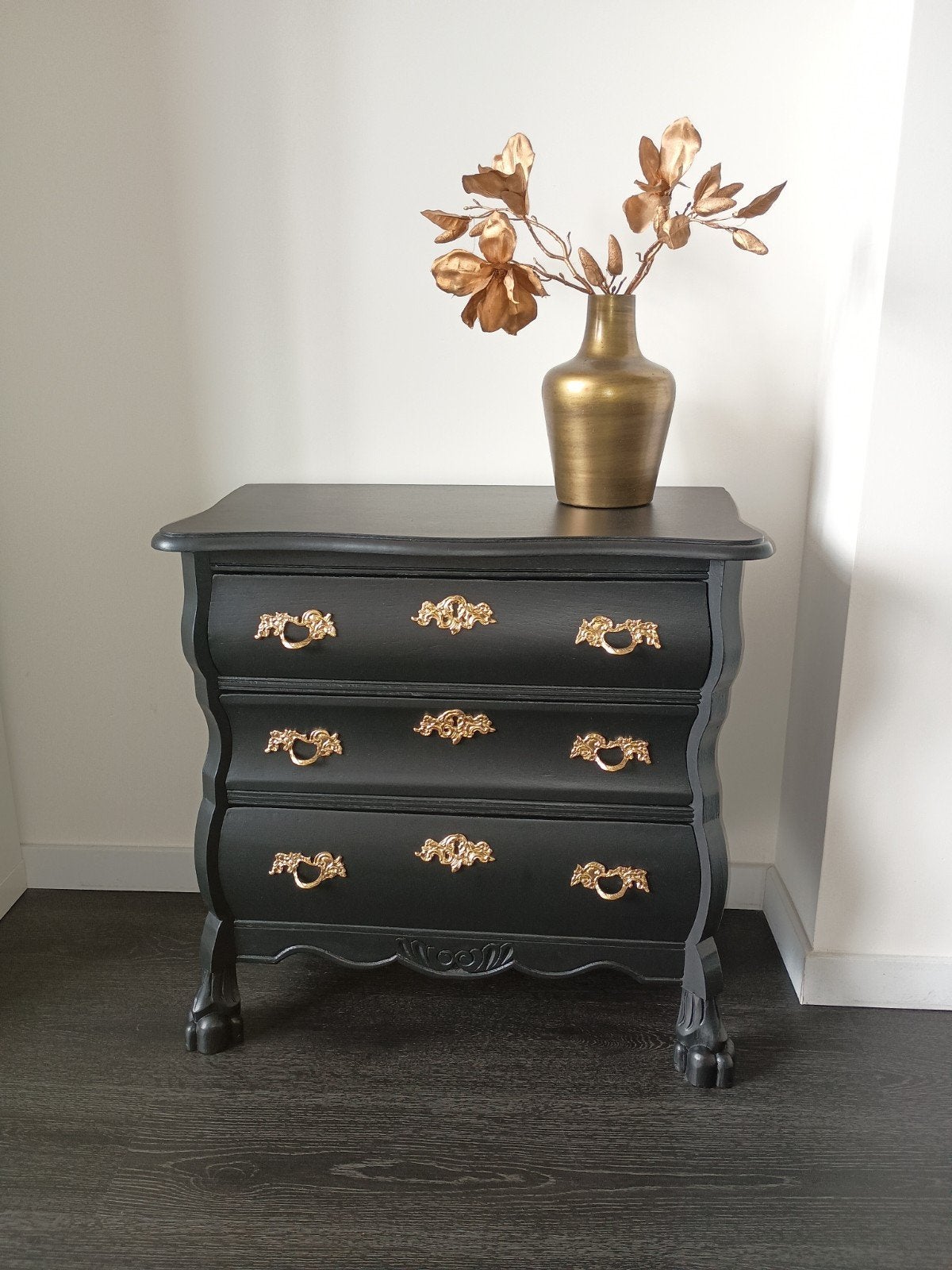 Exclusieve Barok Commode buikkast – Mat Zwart & Goud (Gerest, Ophalen, 50 tot 100 cm, 3 of 4 laden, Minder dan 100 cm
