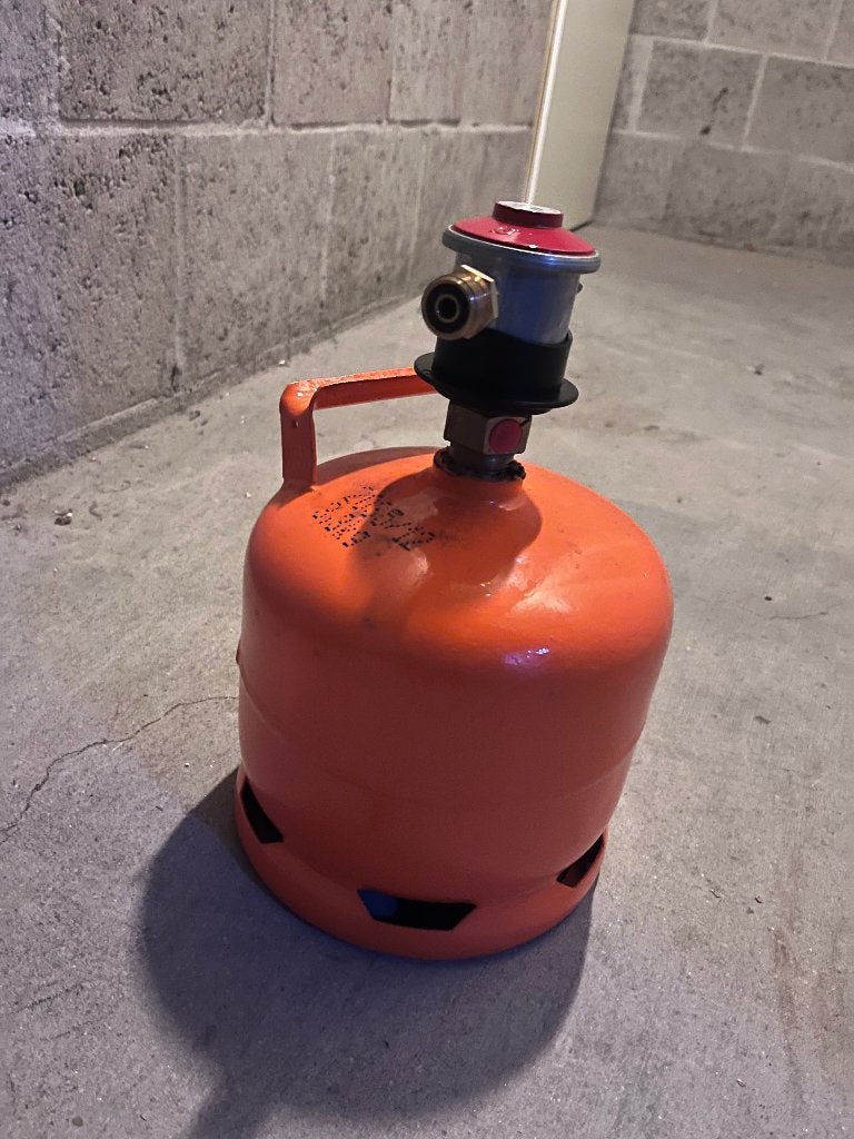 propaantank klein met gasdrukregelaar, Ophalen, Zo goed als nieuw