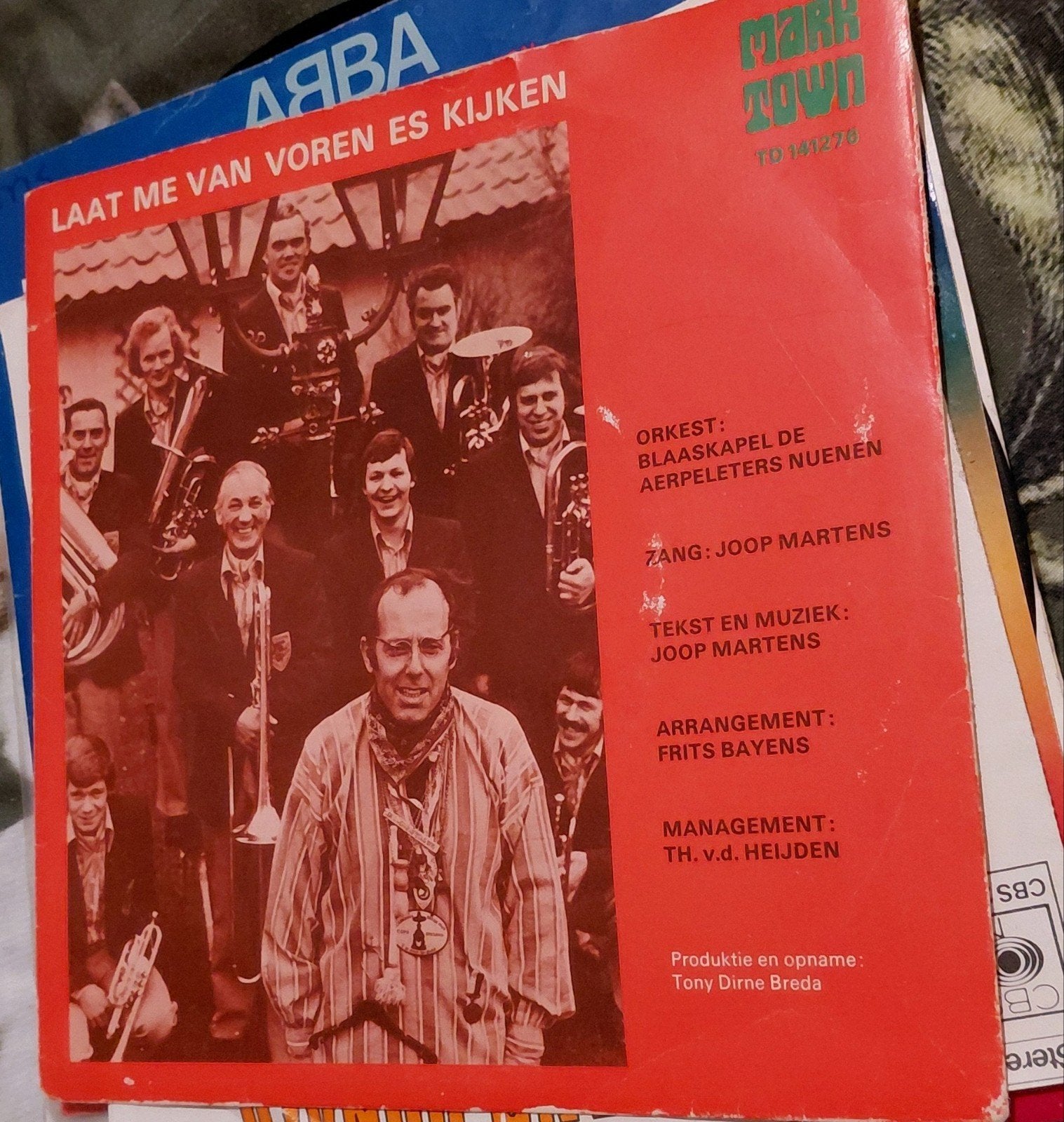 Joop Martens - Laat Me Van Voren Es Kijken mark town single, Gebruikt, Fotohoes, 7 inch, Ophalen of Verzenden