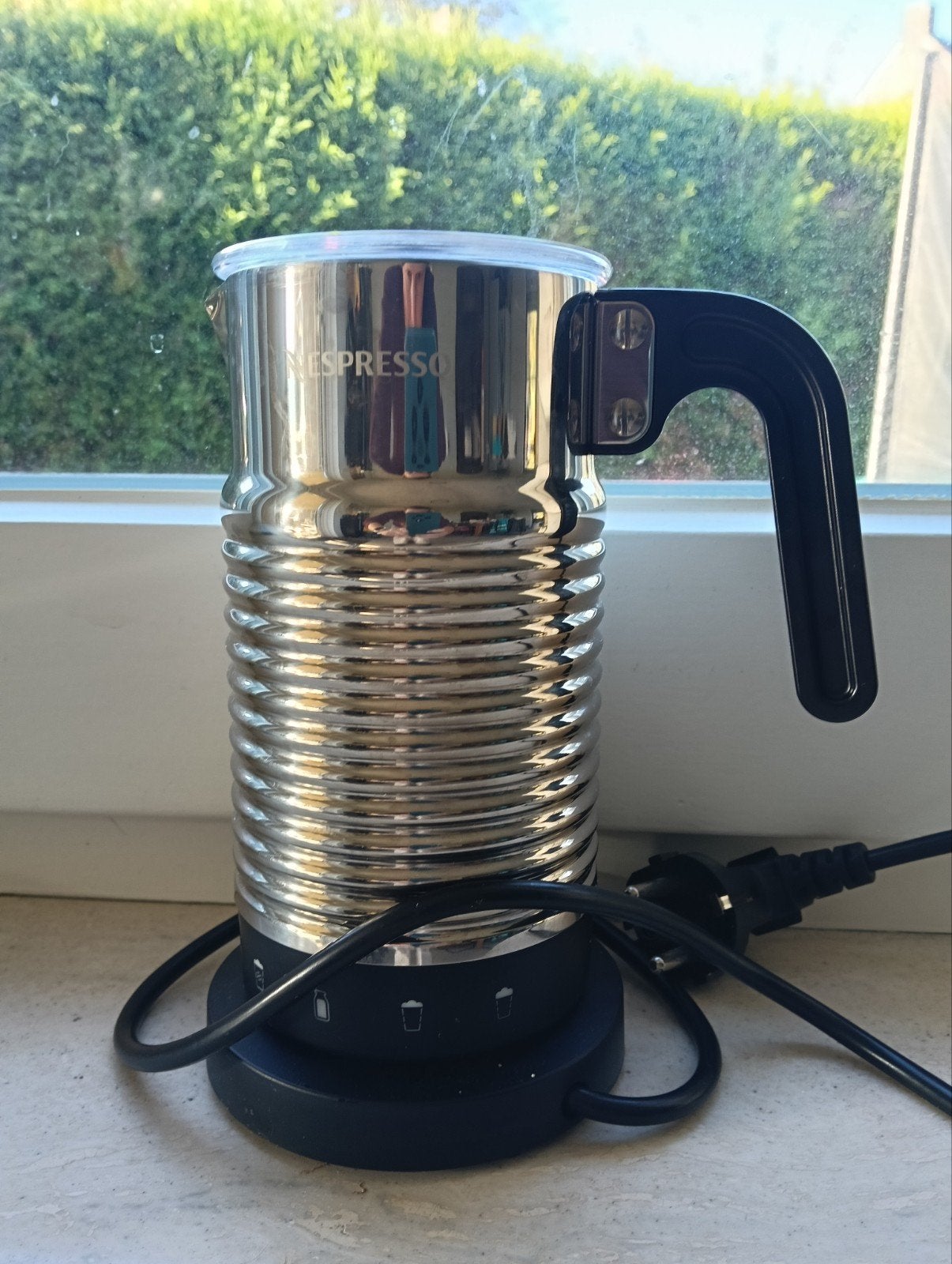Nespresso Aeroccino 4 Melkopschuimer - Type 4194, Witgoed en Apparatuur, Ophalen, Zo goed als nieuw, Elektrische melkopschuimer