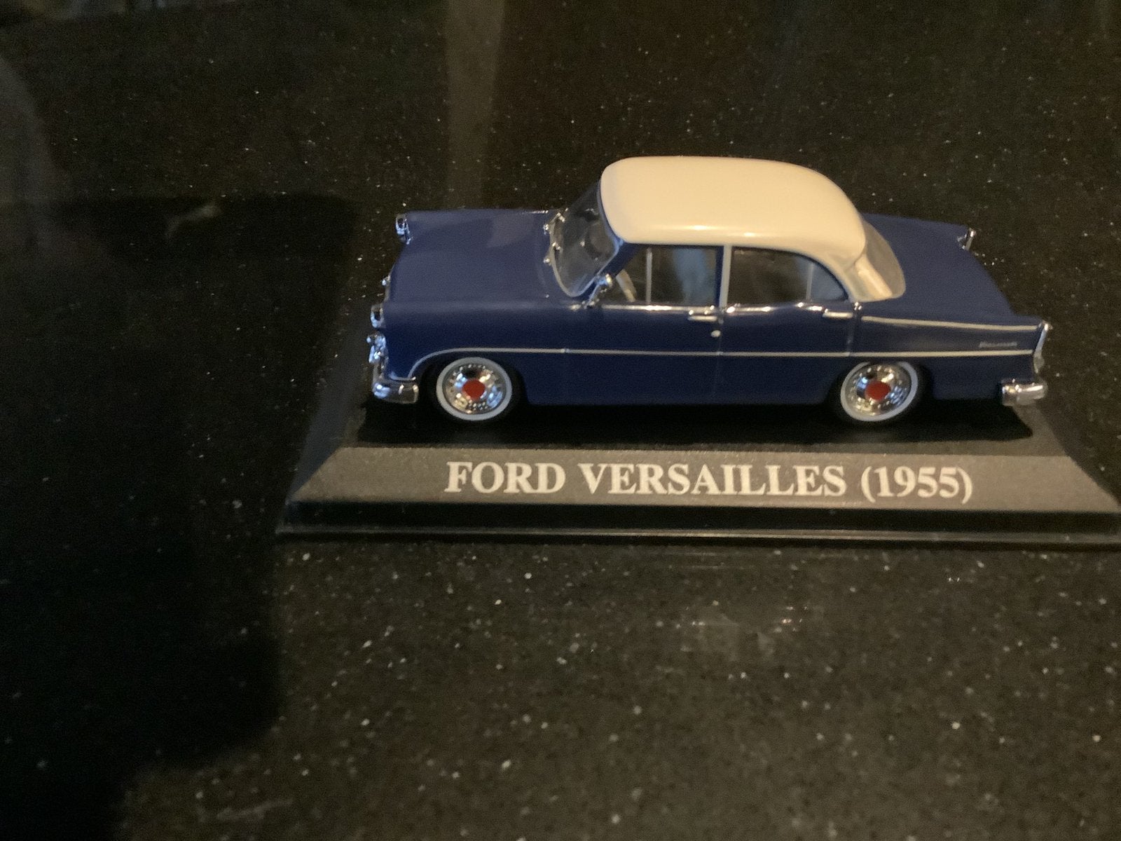 Te koop Ford Versailles  1955 met flatheid v8, 2500 cc, Beige, Blauw, Handgeschakeld