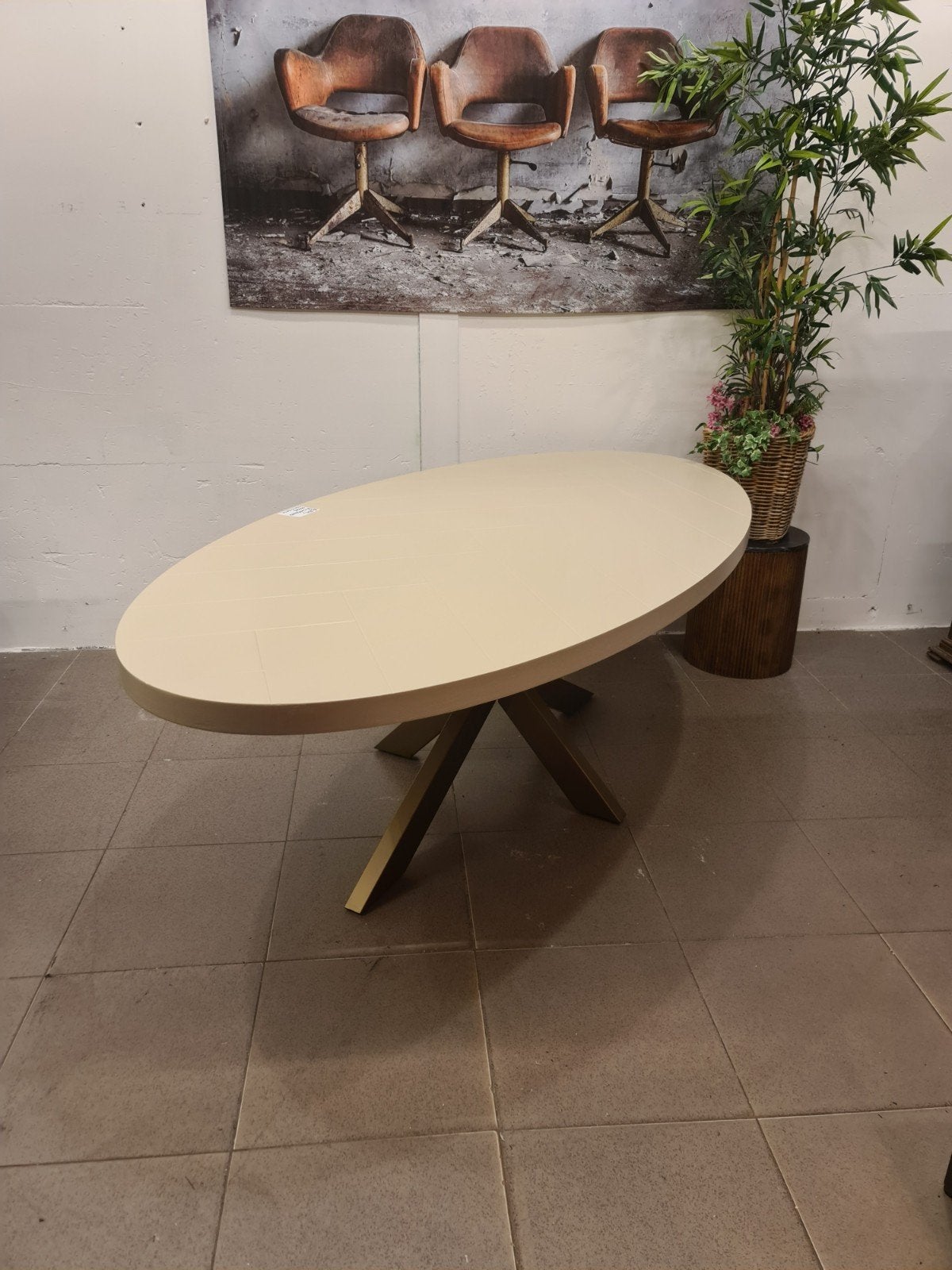 nieuwe Richmond eettafel ovaal 235x120cm sand spinpoot goud, Ophalen, Hout, Beige, .