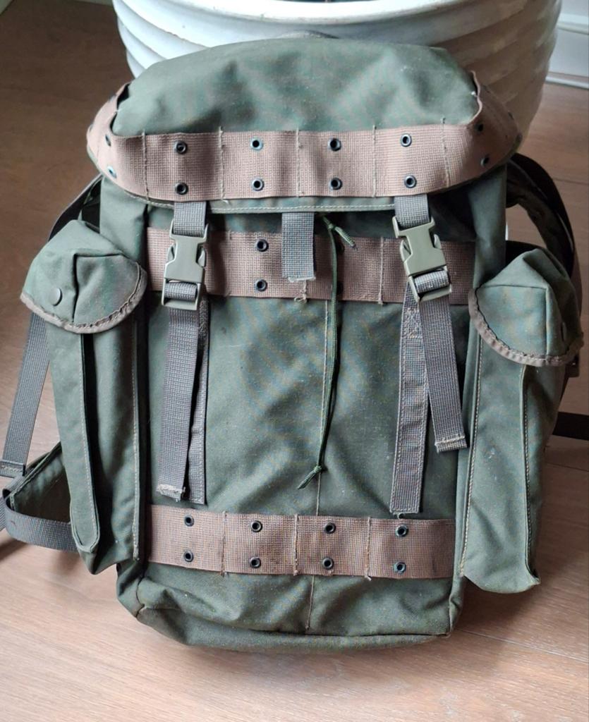 Rugzak Klu 1993 olijf groen backpack Royal Dutch AirForce, Verzamelen, Militaria | Algemeen, Verzenden, Landmacht, Nederland, Kleding of Schoenen