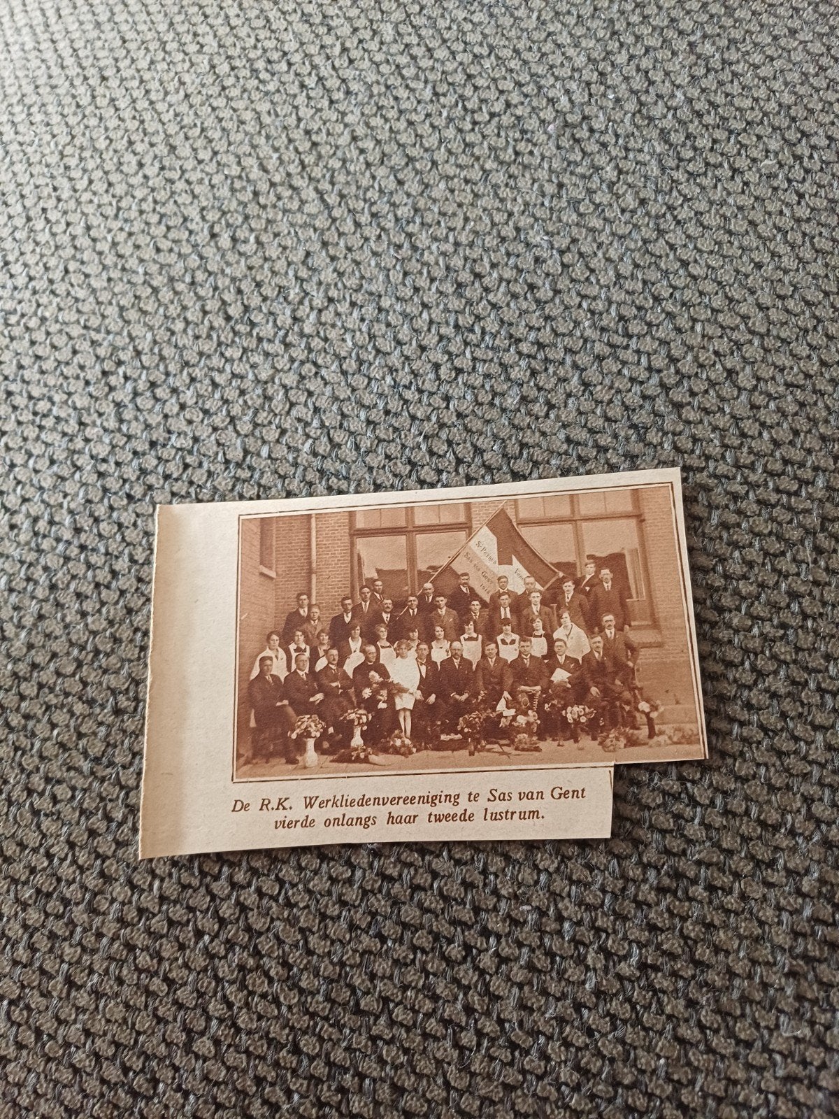 knipsel werklieden vereniging Sas van Gent 1928, Ophalen of Verzenden, 1920 tot 1940, Knipsel(s)