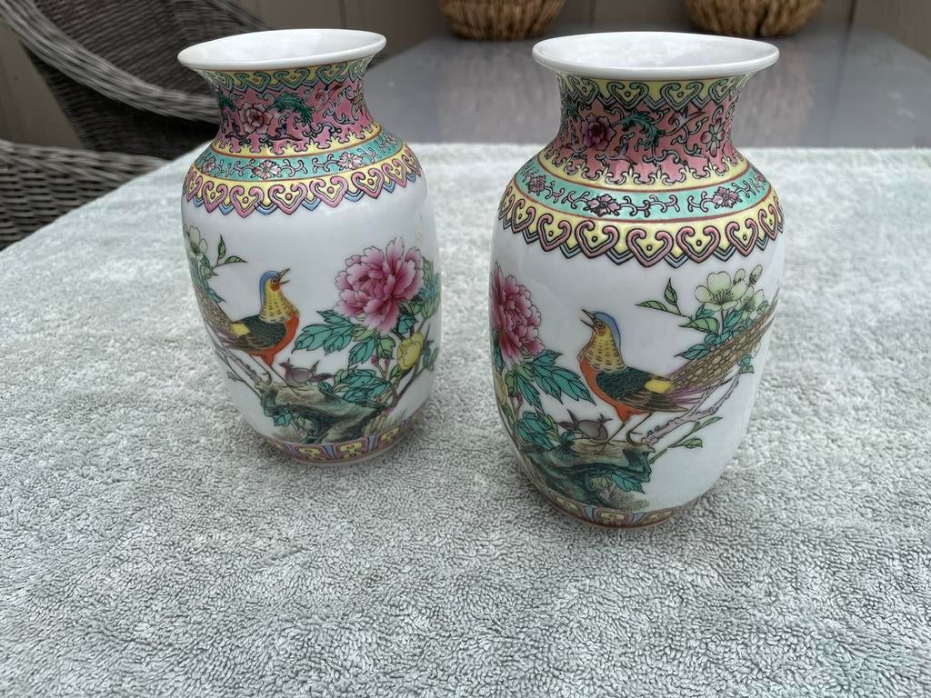 2 Antieke Famille Rosé Vaasjes, Antiek en Kunst, Antiek | Vazen, Ophalen of Verzenden