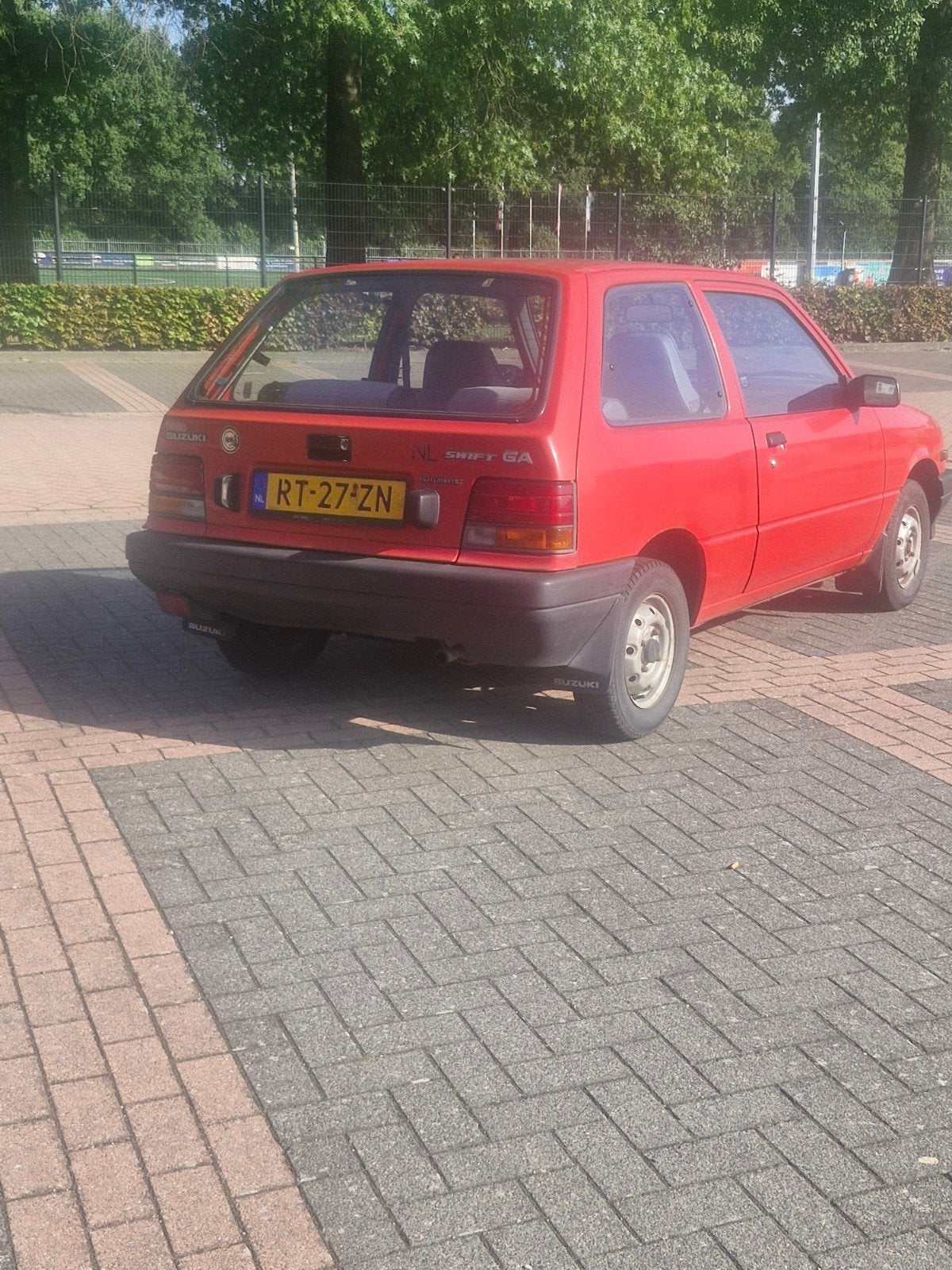 Suzuki Swift 1.0 GA AUT S6 1987 belastingvrij, foto 4