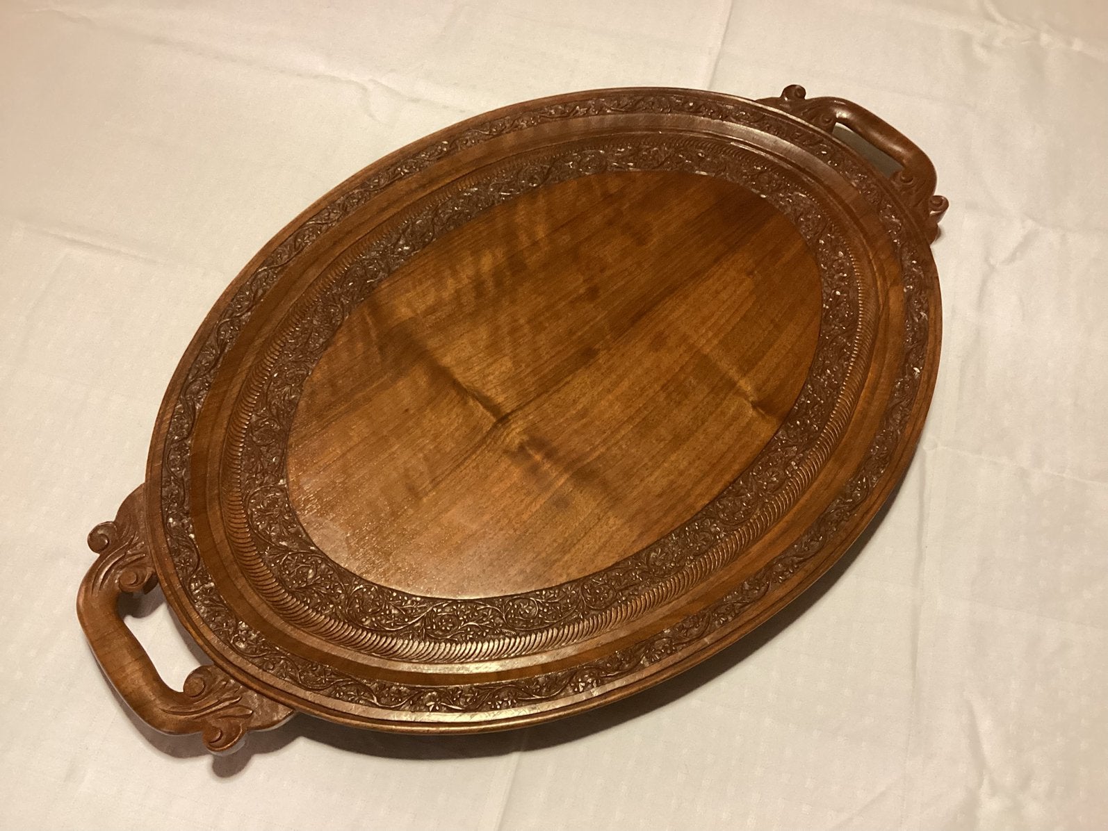 Antiek Dienblad. Prachtig fijn Houtsnijwerk. Indonesië 1938., Ophalen of Verzenden, Zo goed als nieuw, Rechthoekig, Hout