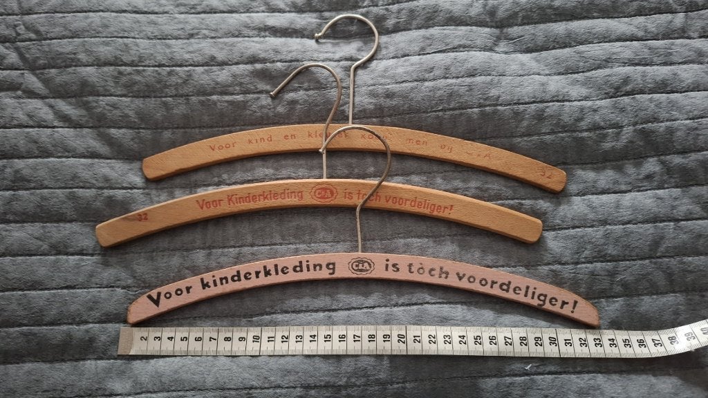 3 Vintage kinderkledinghangers jaren 80. C&A. 2,00 per stuk, Ophalen of Verzenden, Gebruikt