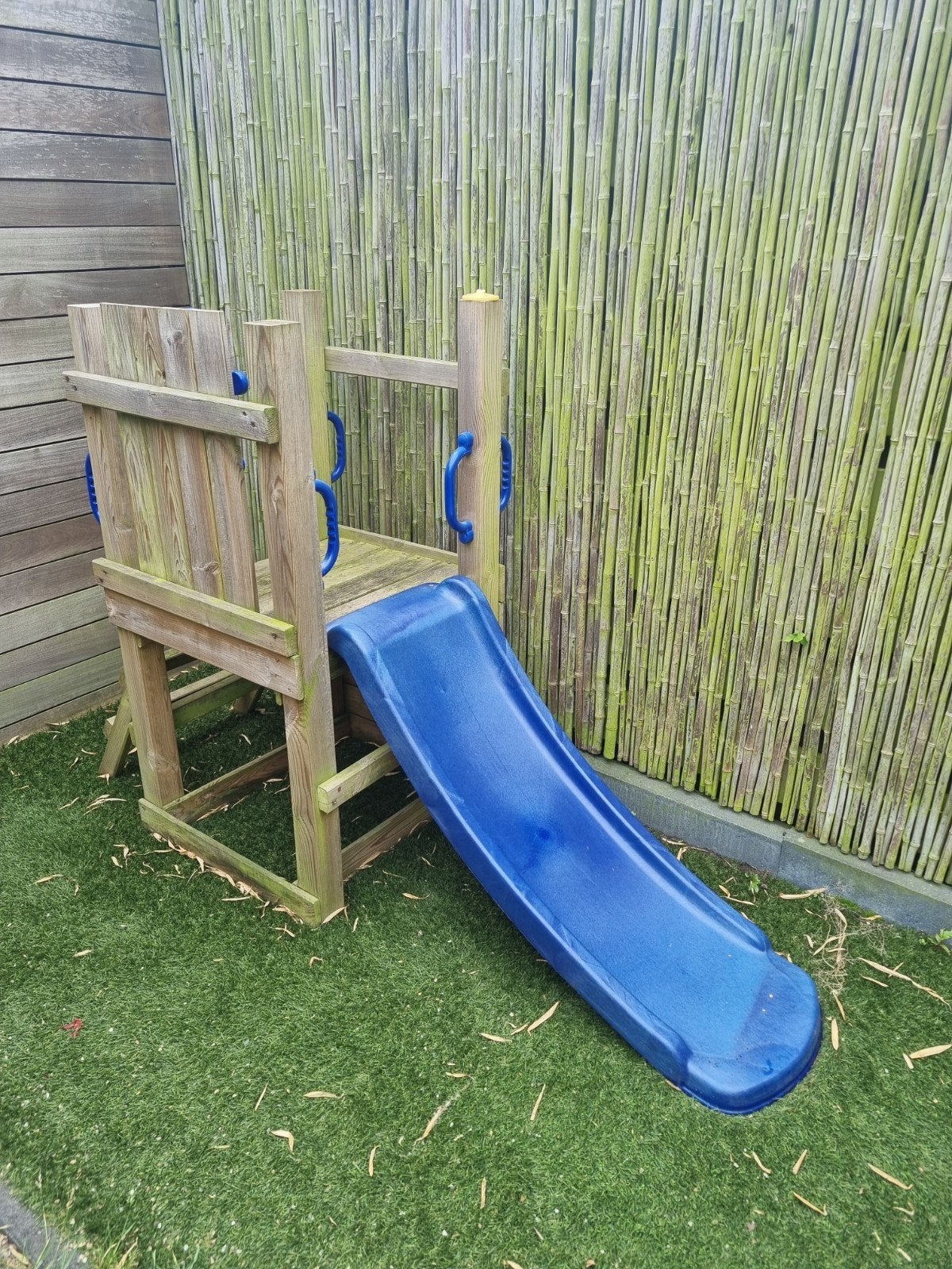 Houten speeltoestel met glijbaan voor peuters en kleuters, Kinderen en Baby's, Speelgoed | Buiten | Speeltoestellen, Ophalen, Glijbaan