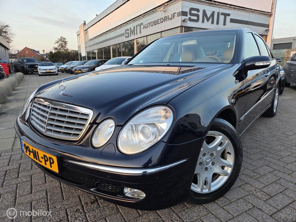 Mercedes E-klasse 240 Avantgarde NLAuto/1eEigenaar/Trekhaak, Automaat, Achterwielaandrijving, Beige, 2597 cc