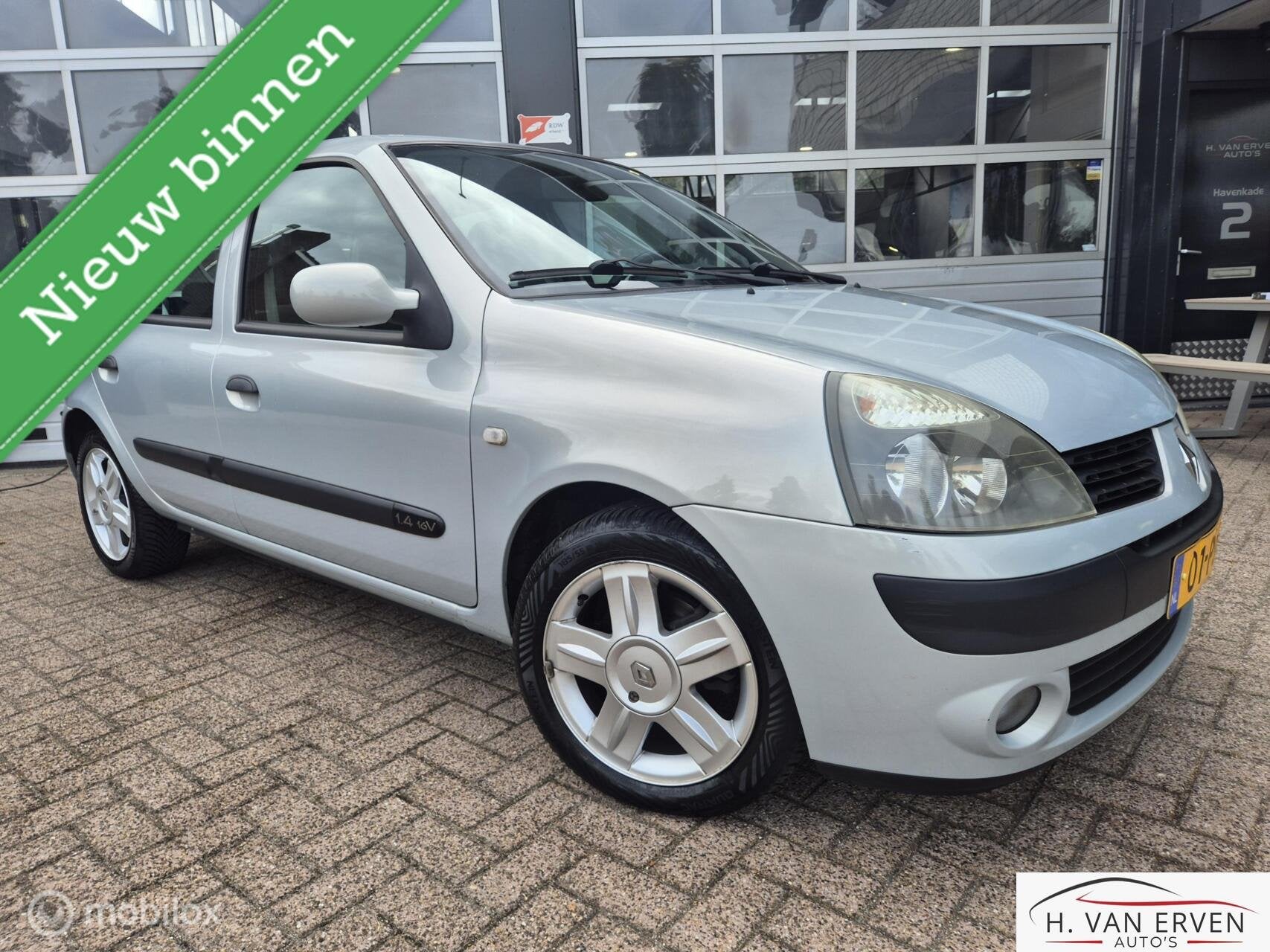 Renault Clio 1.4-16V Campus CRUISE LMV 102000KM NAP!, Auto's, Renault, Voorwielaandrijving, 40 €/maand, 4 cilinders, Startonderbreker