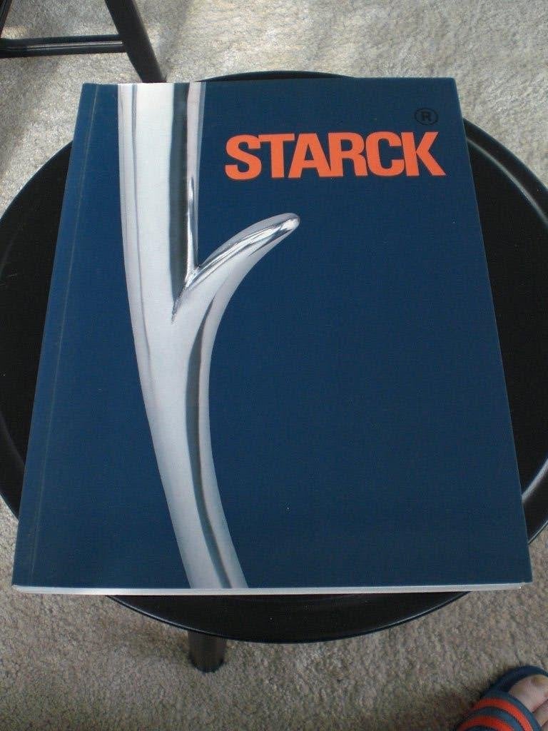 Meubelboek Philippe Starck - STARCK, Ophalen of Verzenden, Zo goed als nieuw, Overige onderwerpen, O. Boissiere,