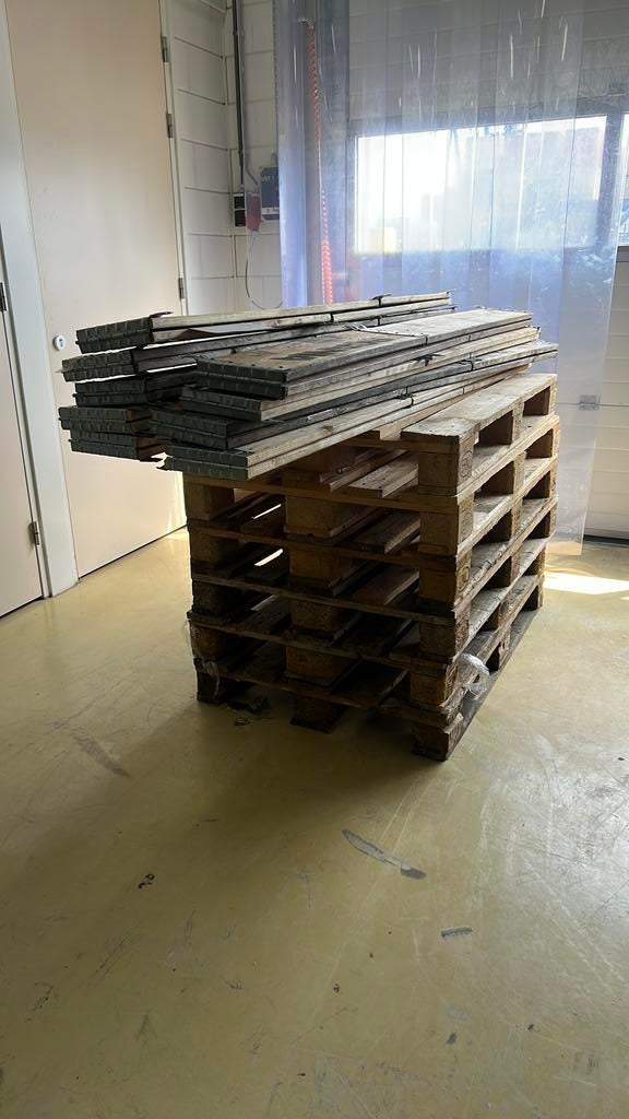 Veghel! Euro Pallets en Pallet randen en blokpallets, Ophalen of Verzenden, Zo goed als nieuw, Pallet, Minder dan 200 cm