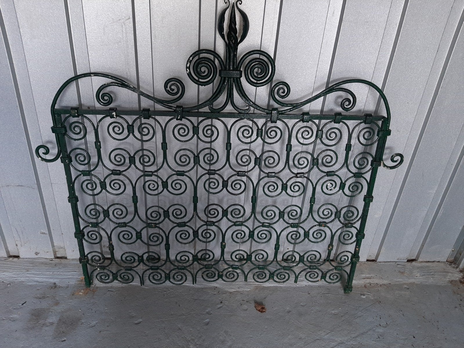 Decoratief smeedijzeren hekwerk/scherm, Ophalen