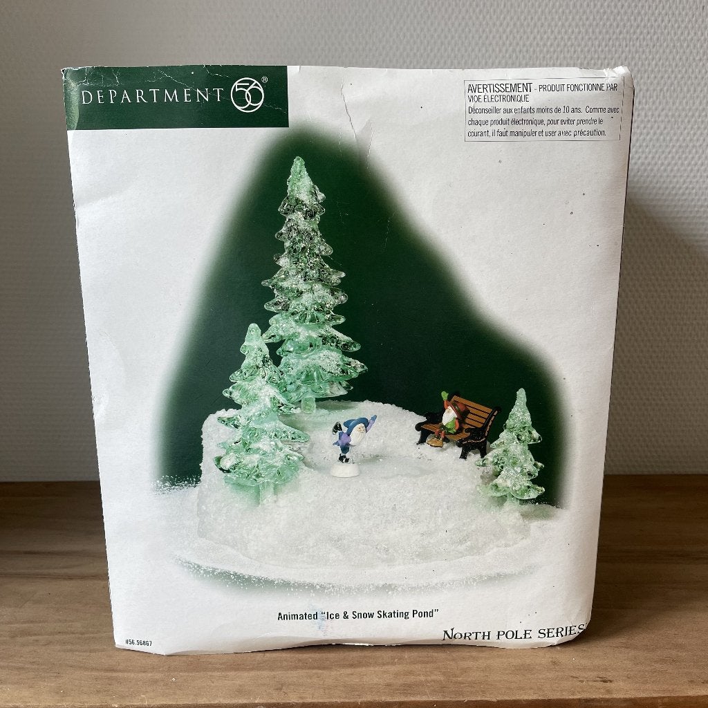 Department 56 Ice & Snow Skating Pond - North Pole - Elfjes, Diversen, Ophalen of Verzenden, Nieuw