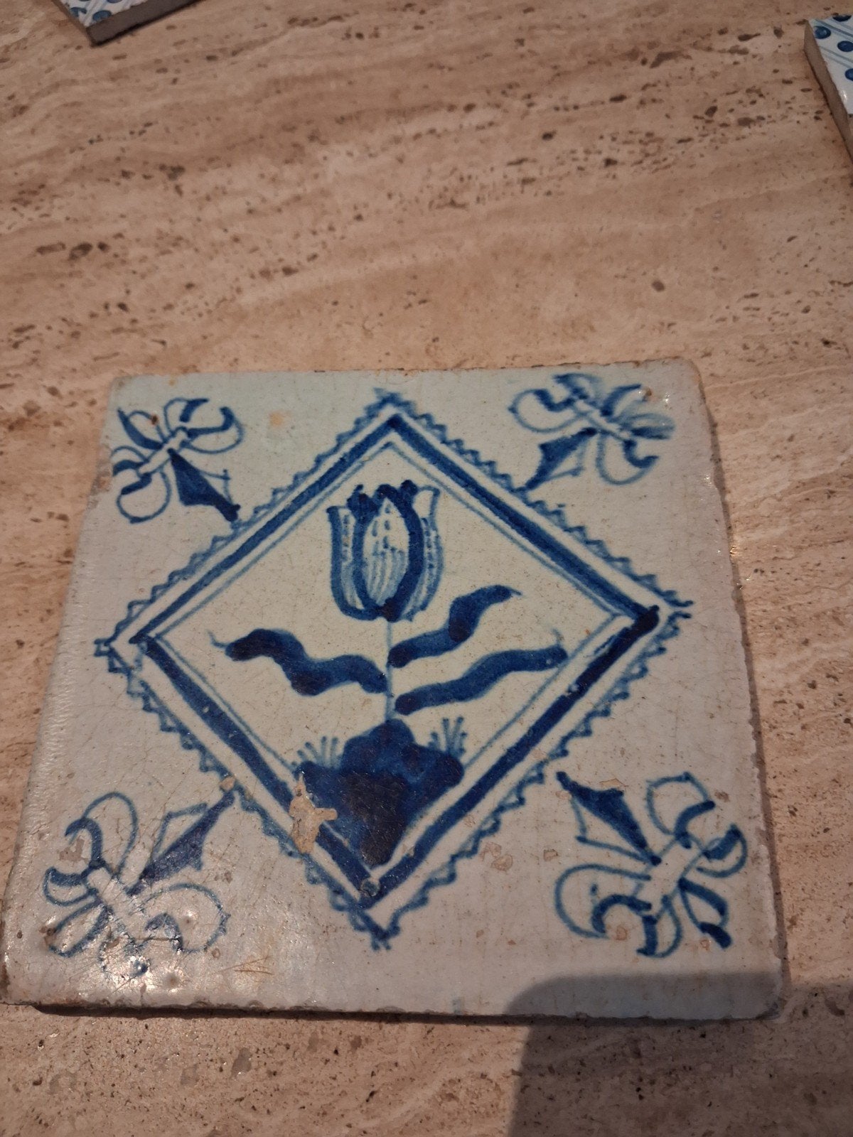2 stuks Antieke Delfts Blauwe Tegels met Tulp en Lelie, Antiek en Kunst, Ophalen of Verzenden
