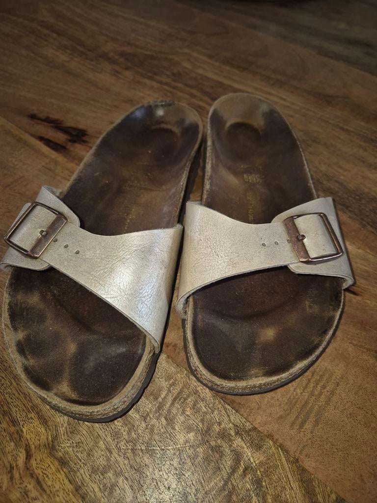 Birkenstock slippers maat 39 - Comfortabel en stijlvol, Slippers, Beige, Ophalen of Verzenden, Gedragen