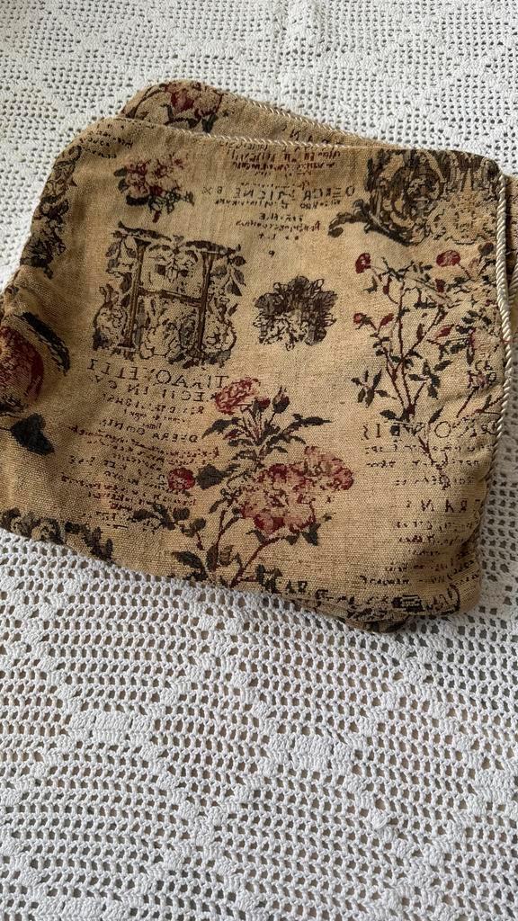 4 brocante kussenhoesjes, Huis en Inrichting, Woonaccessoires | Kussens, Ophalen of Verzenden, Gebruikt, Beige, Vierkant