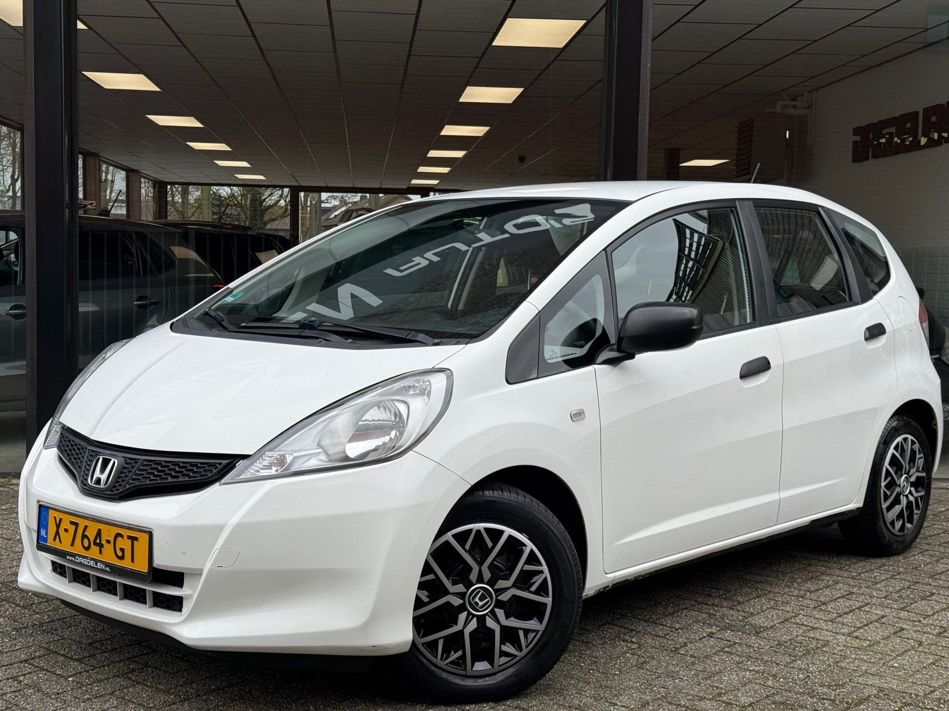 Honda Jazz 1.2 S 90pk AIRCO | ELEKTR PACK | NIEUW APK, Auto's, Voorwielaandrijving, Euro 5, Zwart, 4 cilinders