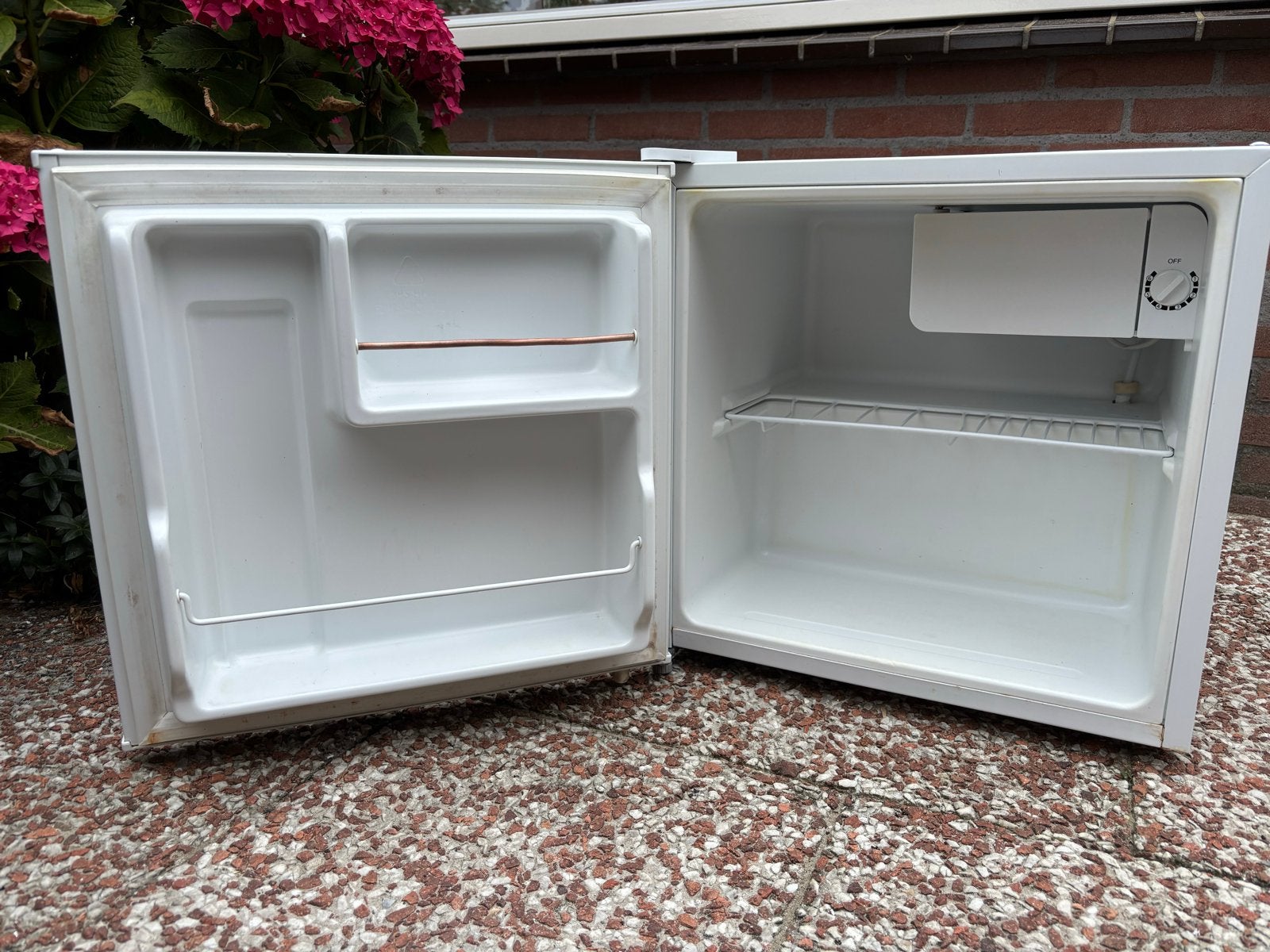 Salora mini koelkast met vriesvakje - ideaal voor student/ca, Witgoed en Apparatuur, Ophalen, Gebruikt, Minder dan 85 cm, Minder dan 75 liter