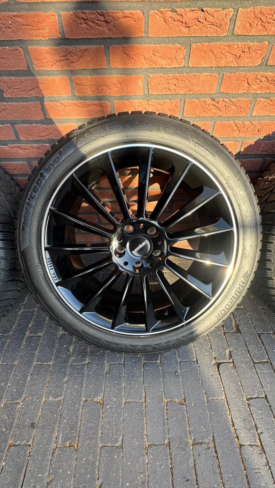 Foto 17 van Mini Countryman U25 Hankook winterset 245/45R19 Als Nieuw!!!