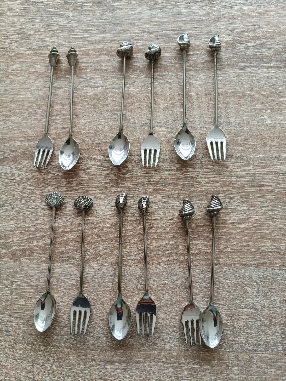 Leuke taart vorkjes met bijpassende lepeltjes., Ophalen of Verzenden